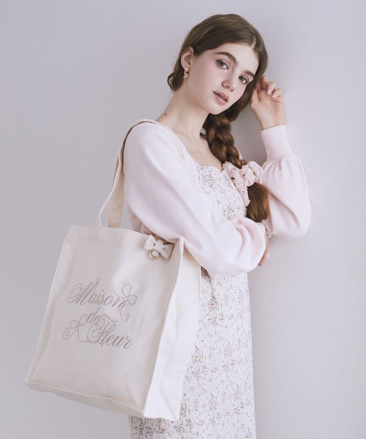 Maison de FLEUR「【A4対応】ブランドロゴ刺繍スクエアトートバッグ」|トートバッグ|アイボリー