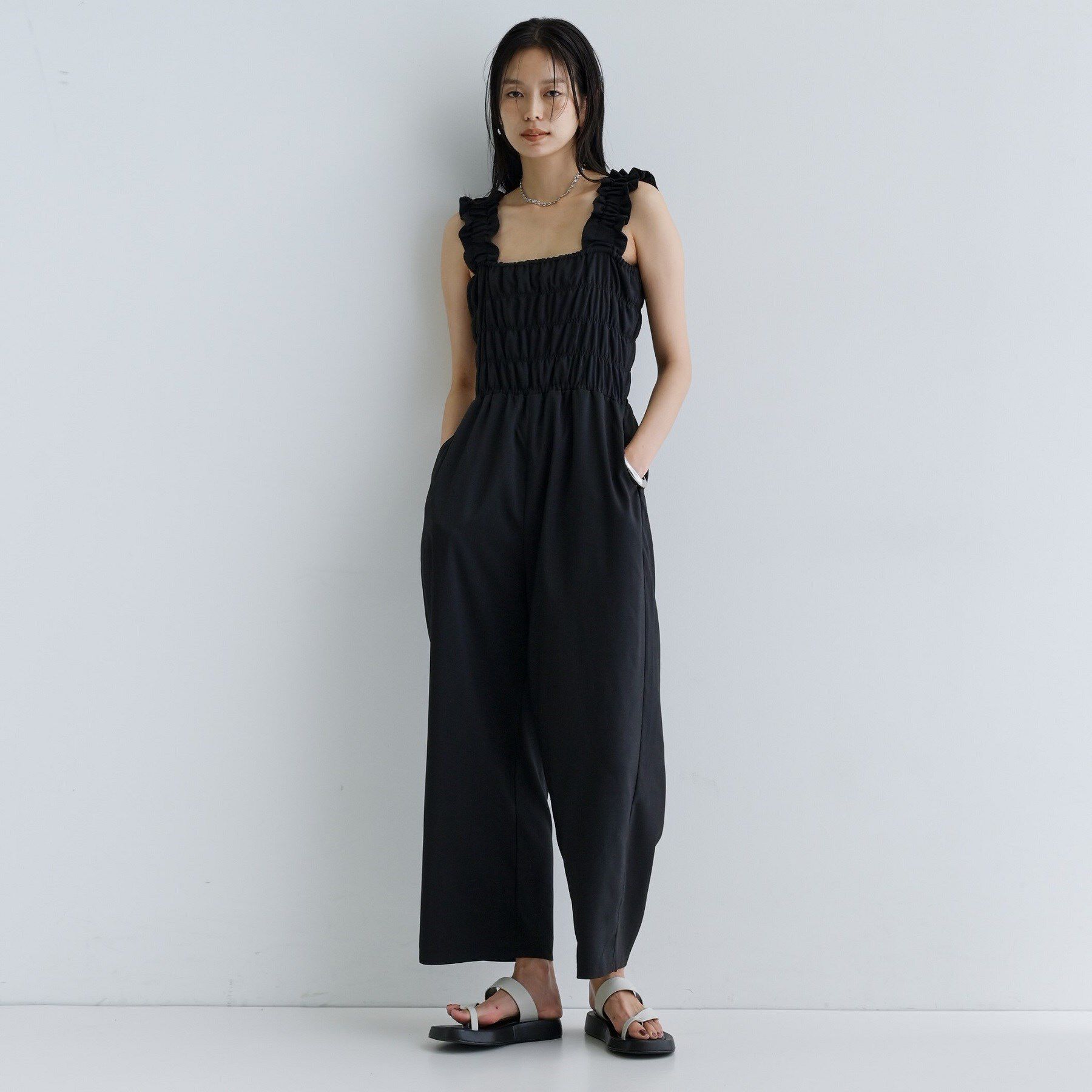 GALLEST「【一部店舗限定】ショルダーシャーリングサロペット」|オールインワン|