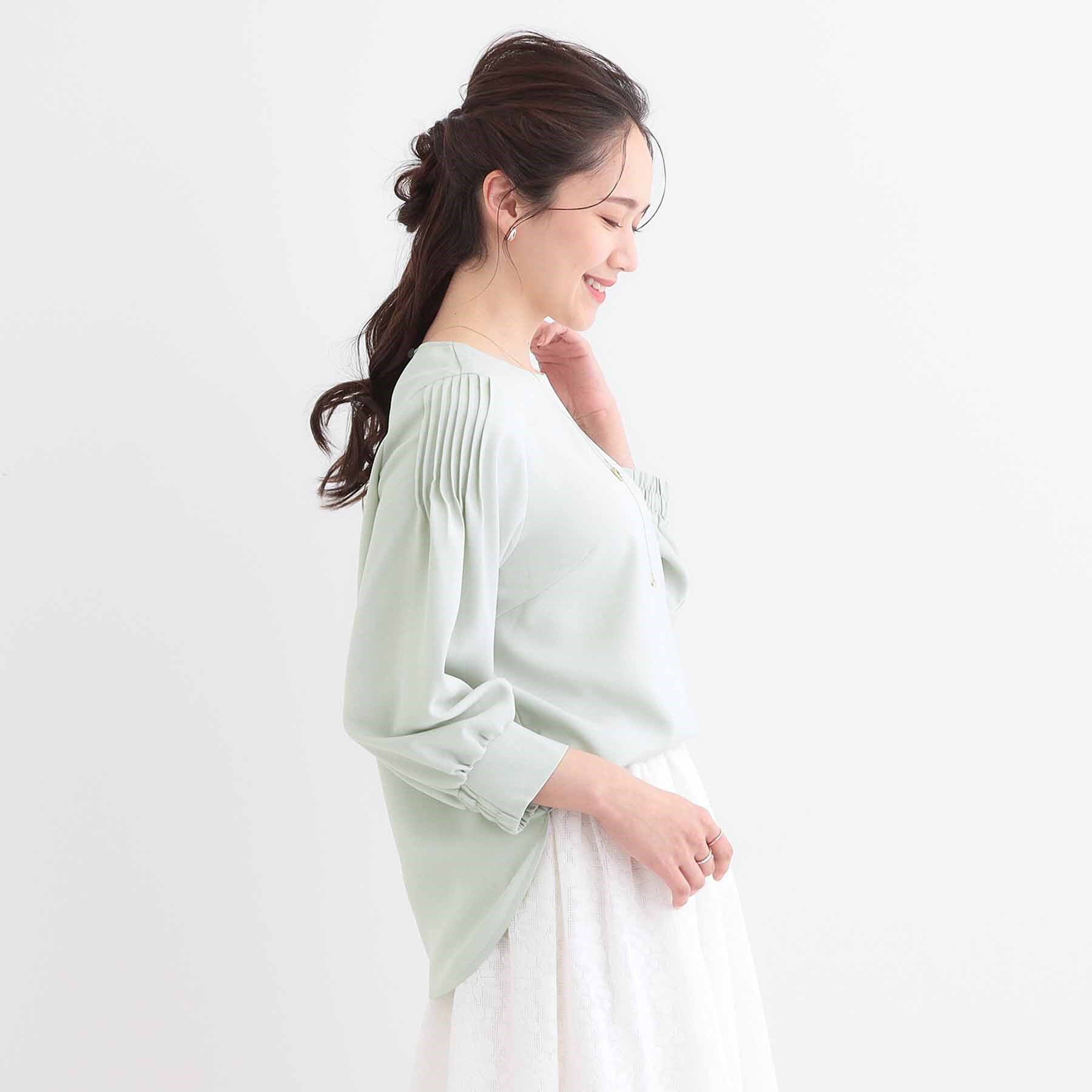 SHOO･LA･RUE「【洗える/洗濯後しわになりにくい】無理せずキレイ 肩タックブラウス」|シャツ・ブラウス|