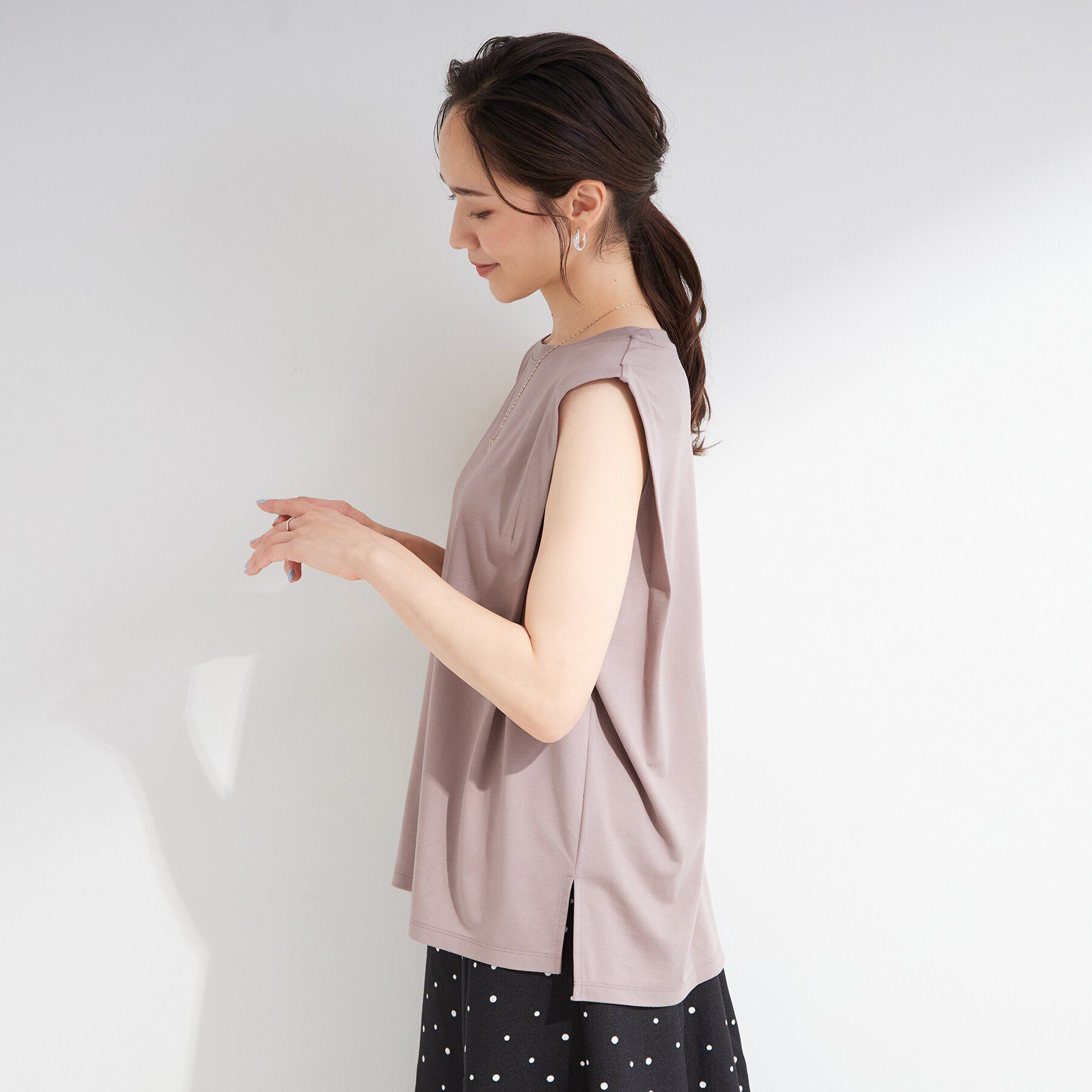 SHOO･LA･RUE「【UVカット/接触冷感】とろみタックノースリーブトップス」|Tシャツ・カットソー|