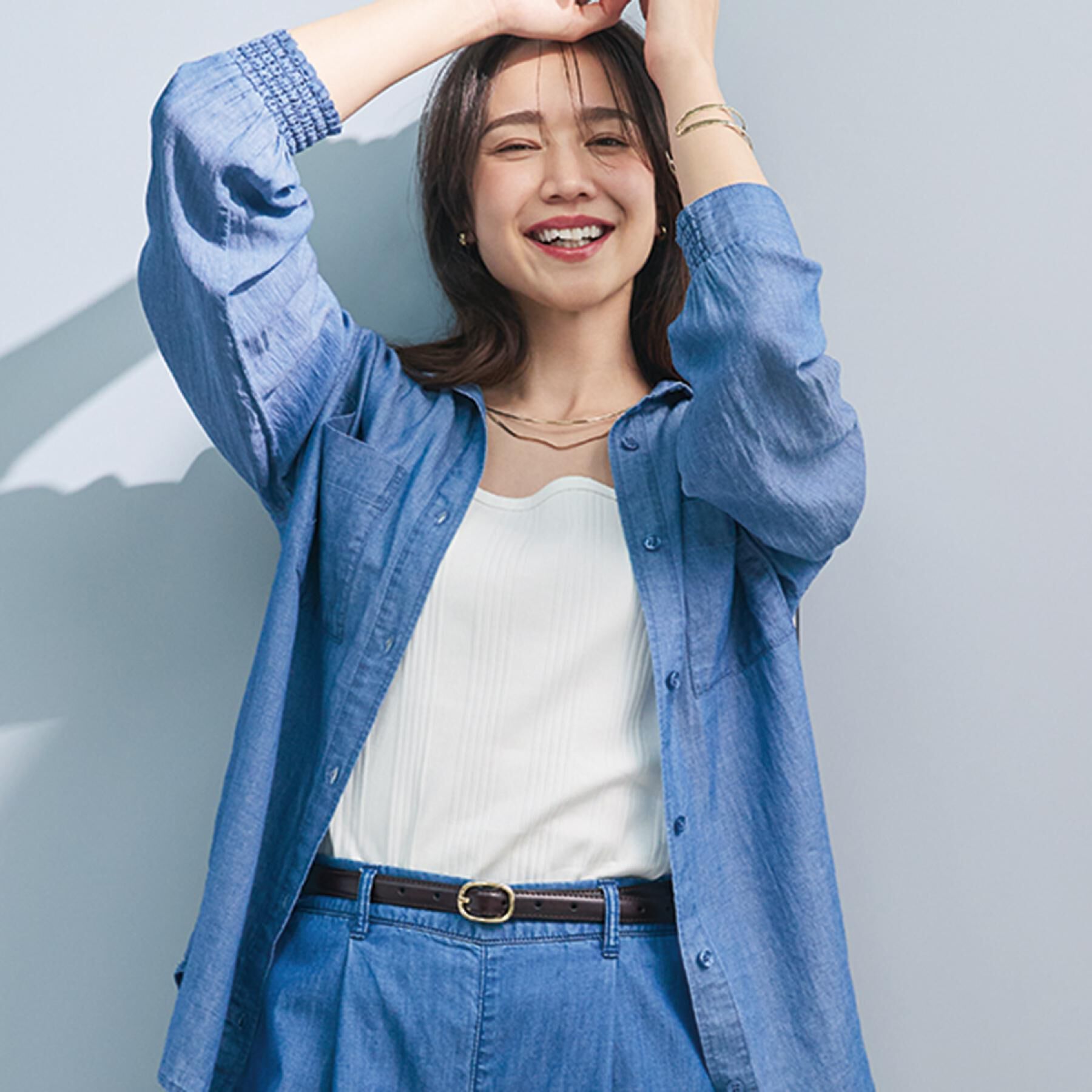SHOO･LA･RUE「【綿100%/UV/S-LL/体型カバー】優しく透ける 柔らかシアーデニムシャツ」|シャツ・ブラウス|
