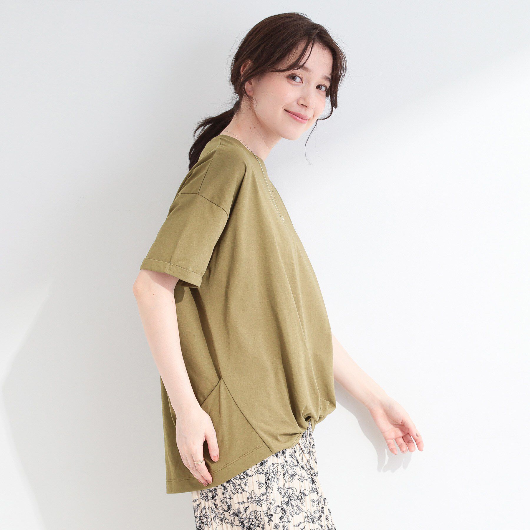 SHOO･LA･RUE「【ひんやり/S-LL】インせず決まる フロントタックデザインTシャツ」|Tシャツ・カットソー|