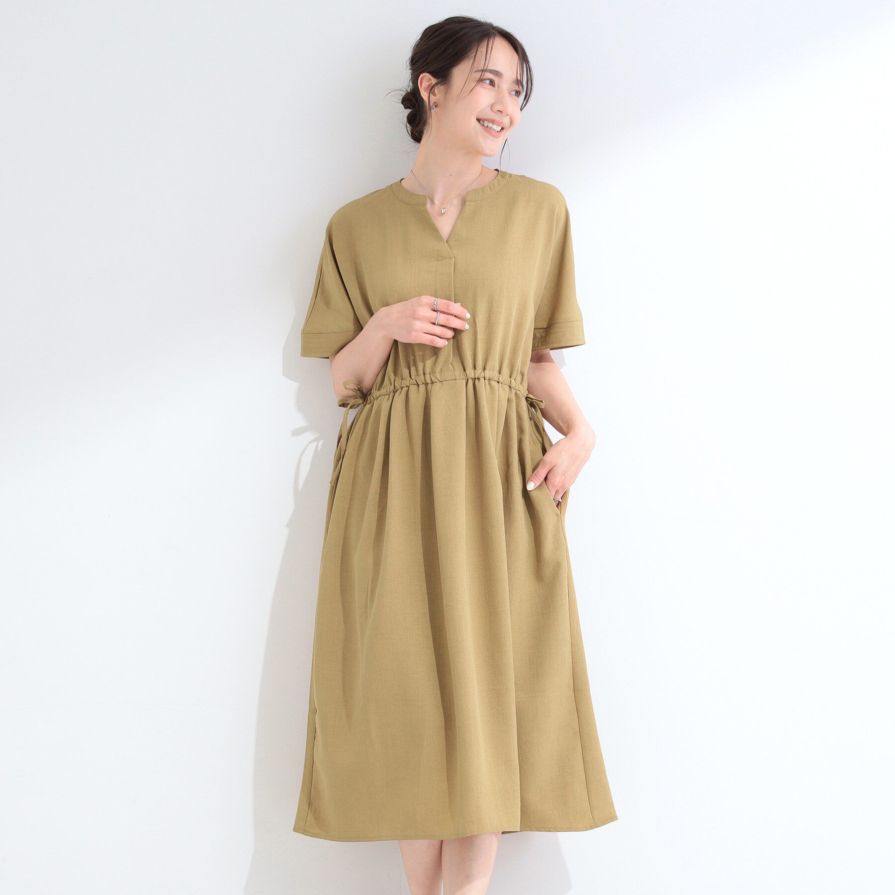 SHOO･LA･RUE「【洗濯機可/体型カバー】ウエストシャーリングでお腹周りが気にならない 麻調スキッパー脇リボンワンピー」|ワンピース|
