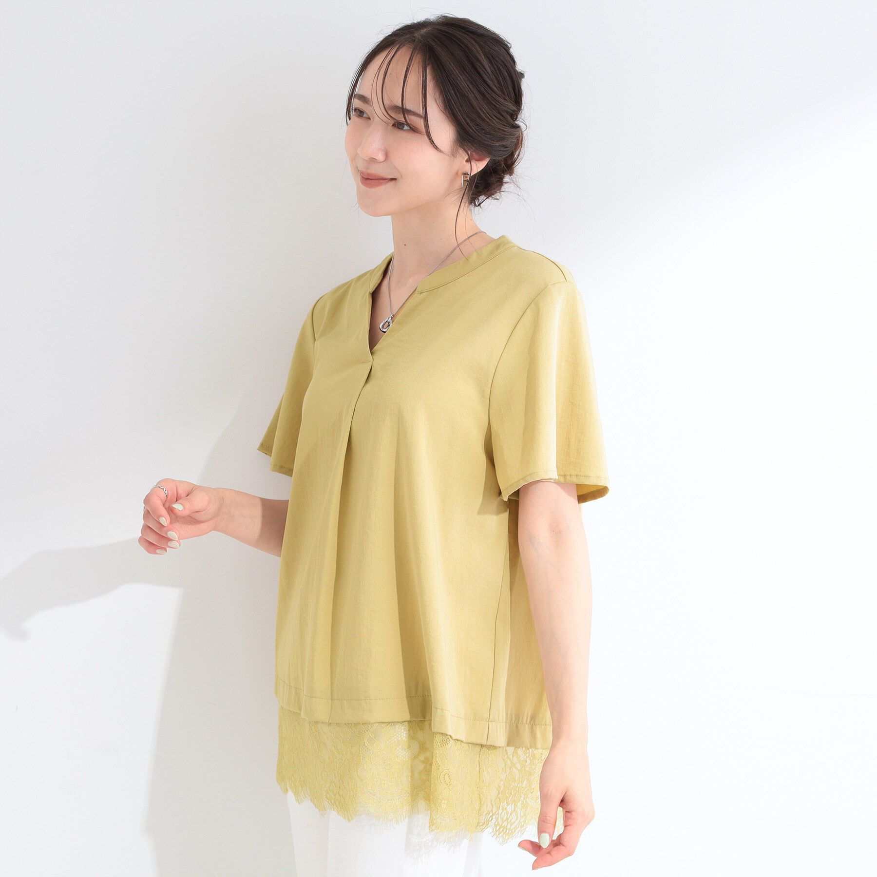 SHOO･LA･RUE「【S-LL/洗濯機可】軽凛(かろりん)ひんやり スキッパー裾レースブラウス」|シャツ・ブラウス|