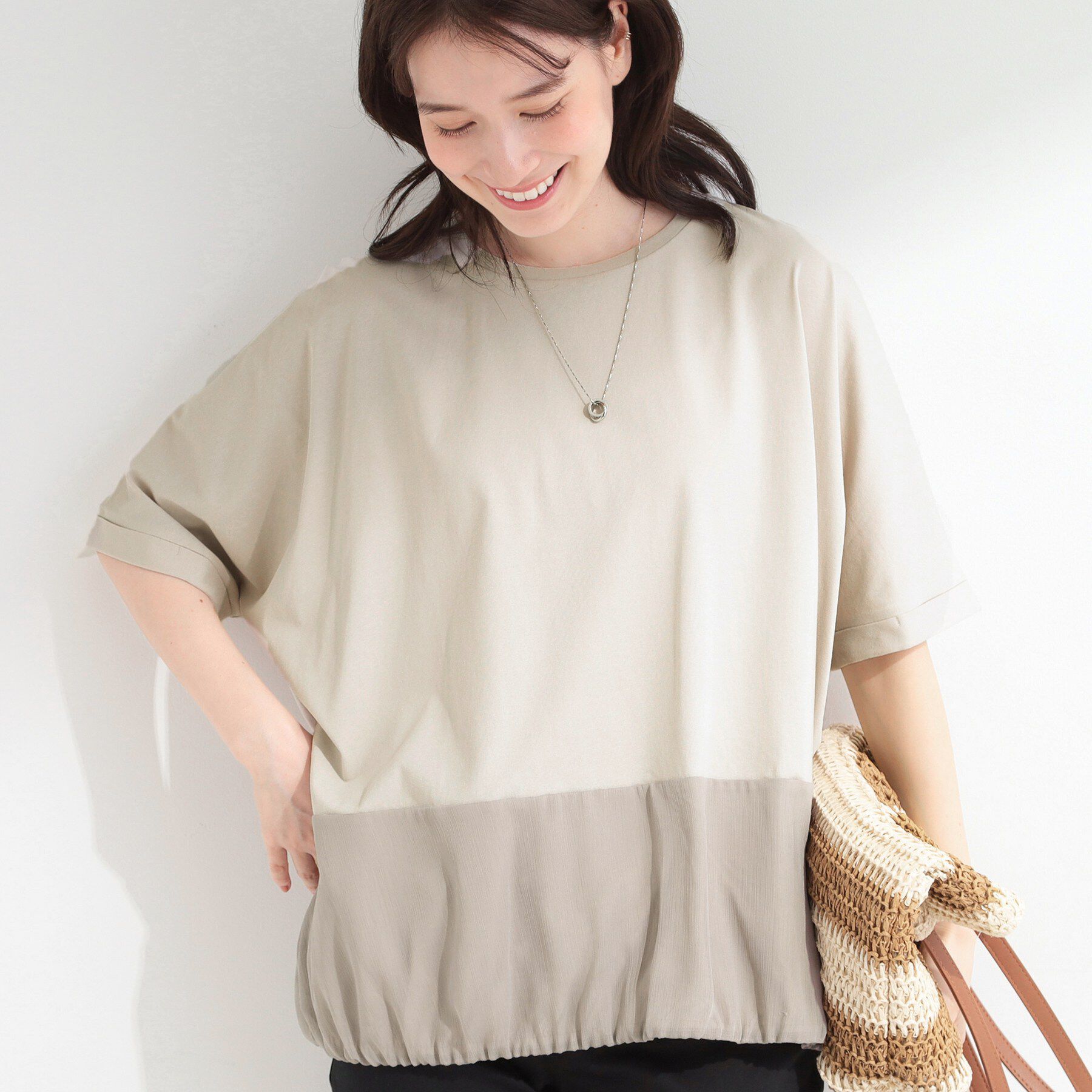 SHOO･LA･RUE「【洗濯機可/体型カバー】インせず着られる 裾配色 ゆったりバルーントップス」|Tシャツ・カットソー|ベージュ(052)