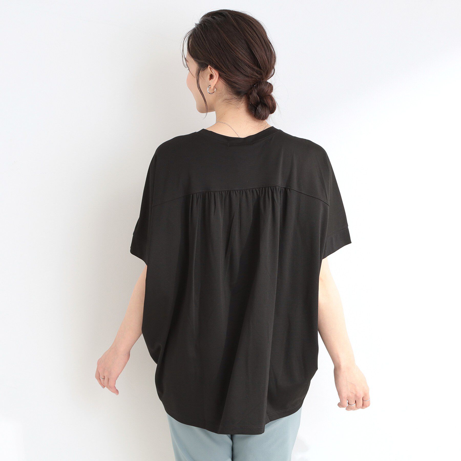 SHOO･LA･RUE「【ひんやり/UV/S-LL/体型カバー】バックギャザーでこなれ見え ひやとろドルマンTシャツ」|Tシャツ・カットソー|