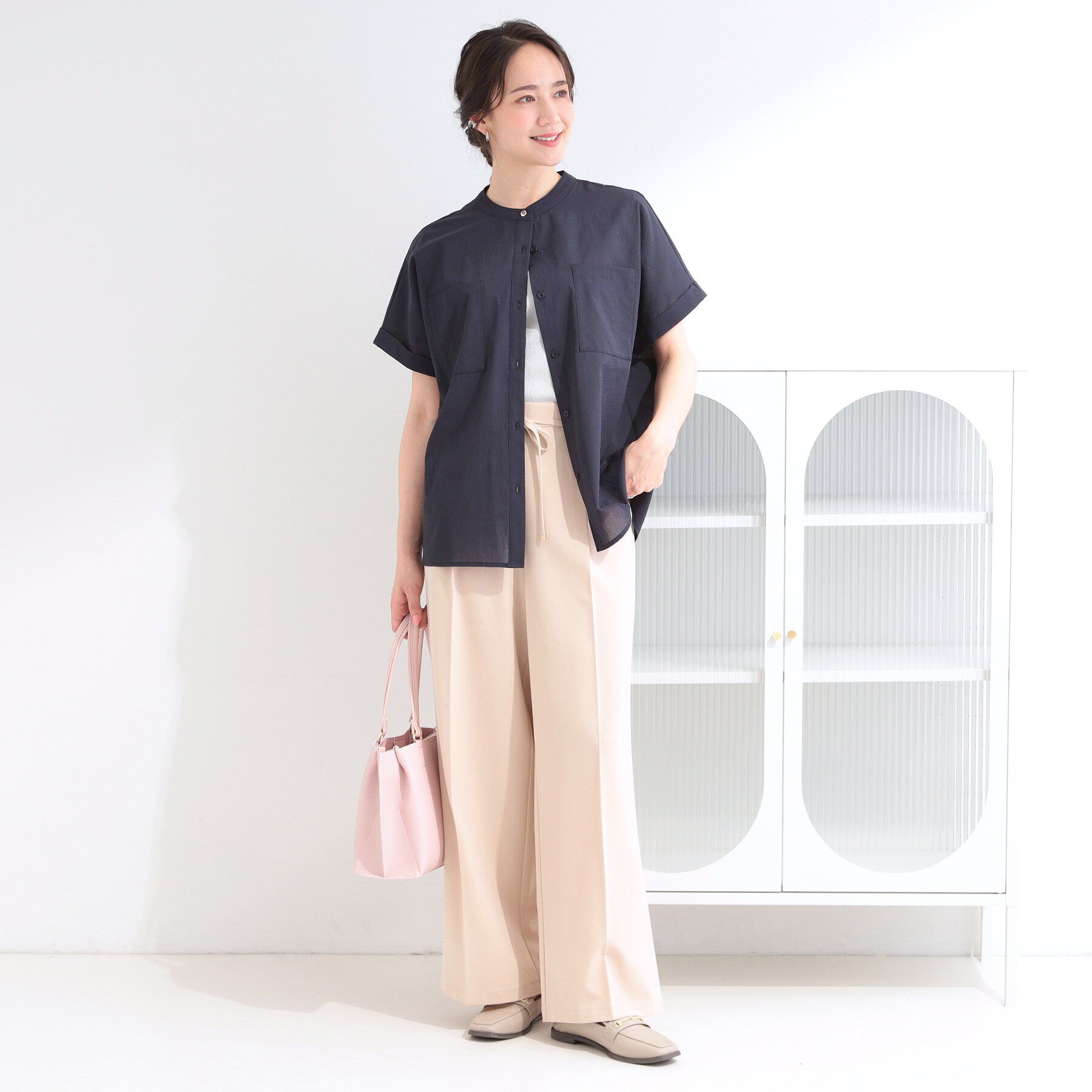SHOO･LA･RUE「【さらり快適/洗濯機可/S-LL】風が通り抜ける 半袖バンドカラーシアーシャツ」|シャツ・ブラウス|