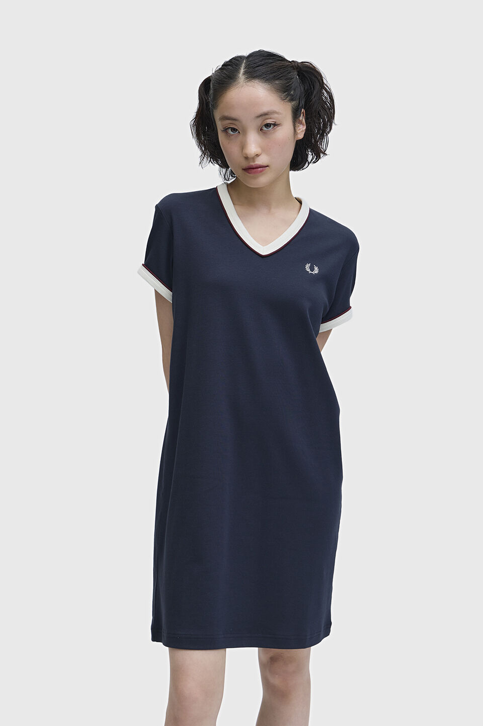 FRED PERRY 「Piped Seams V-Neck T-Shirt Dress／パイピングシームVネックTシャツワンピース」|ワンピース|NAVY