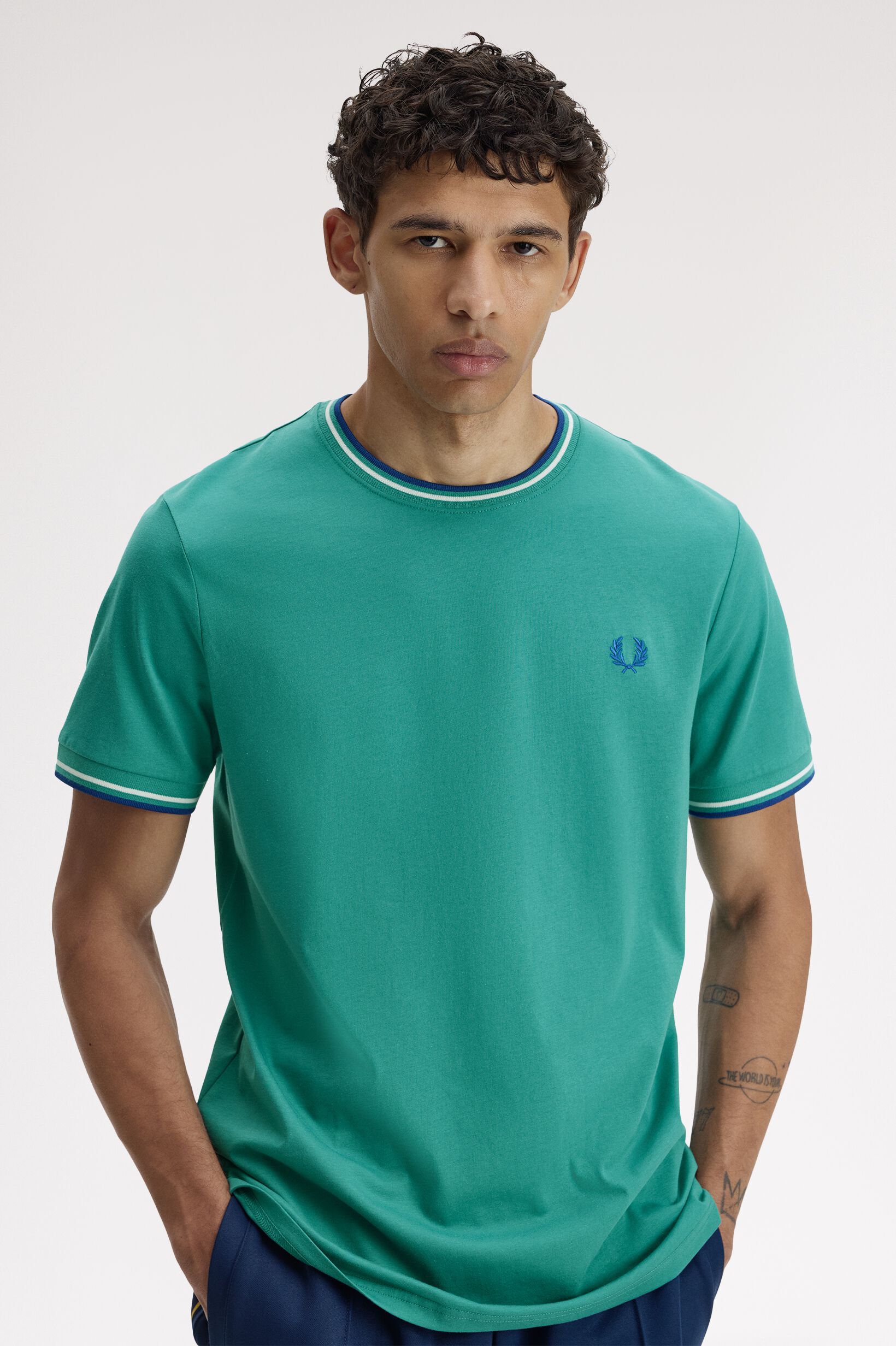 FRED PERRY 「Twin Tipped T-Shirt／ティップラインTシャツ M1588V」|Tシャツ・カットソー|