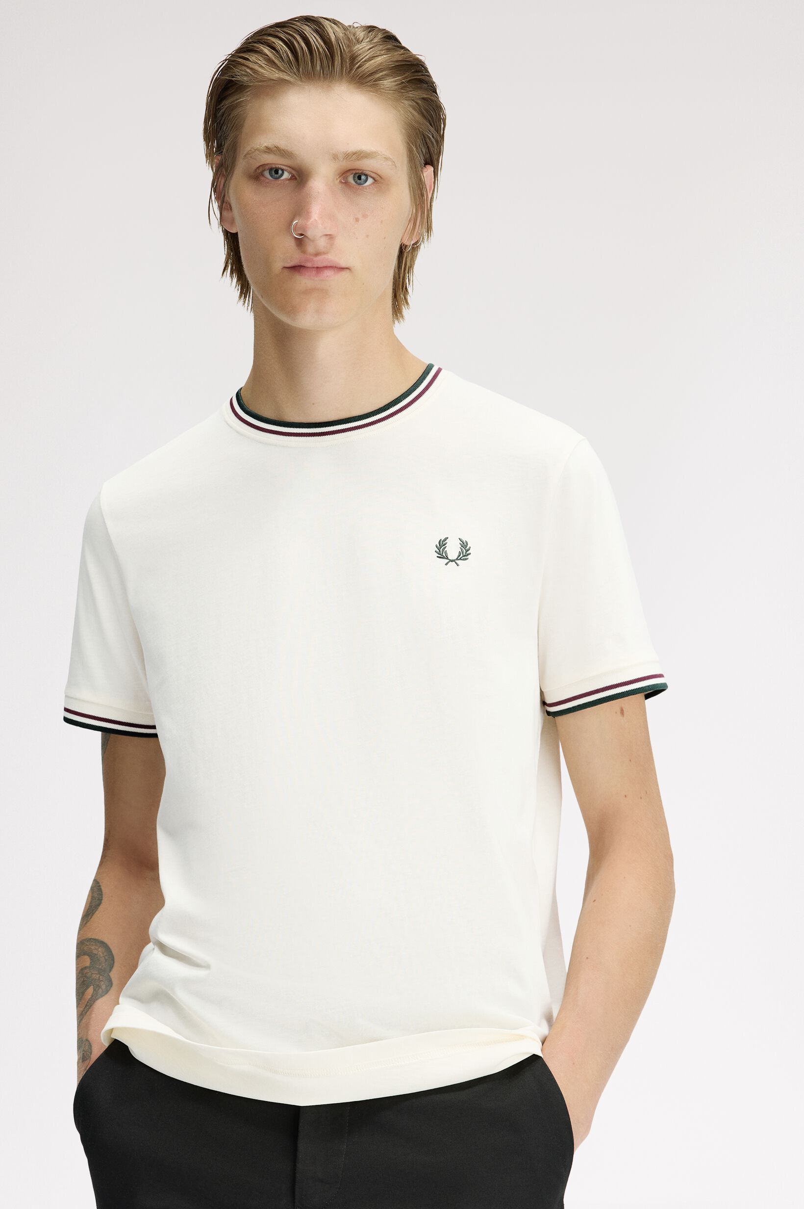 FRED PERRY 「Twin Tipped T-Shirt／ティップラインTシャツ M1588V」|Tシャツ・カットソー|