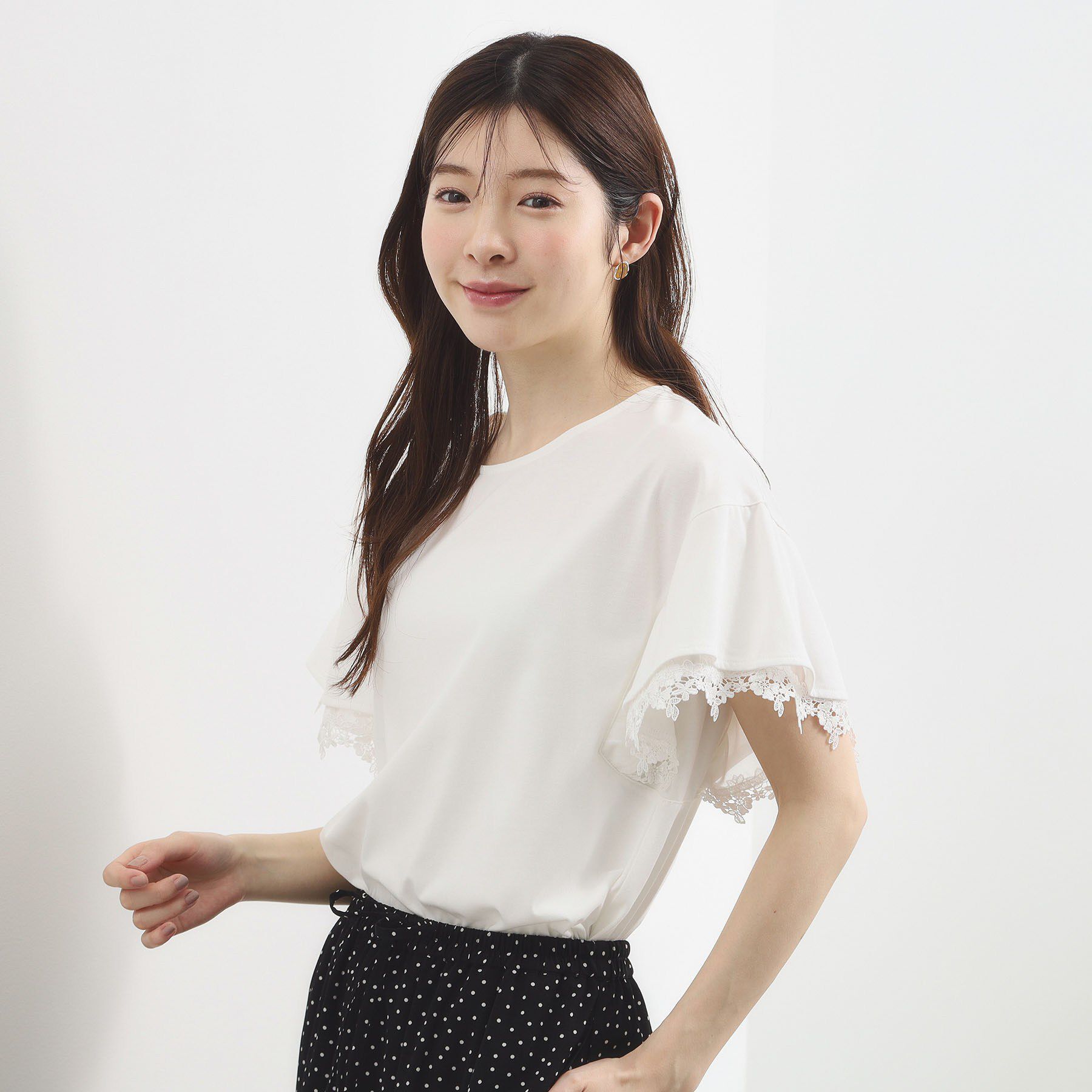 grove「【二の腕カバー、UV/ひんやり】涼しく華やかに、レースレイヤードスリーブTシャツ」|Tシャツ・カットソー|オフホワイト(003