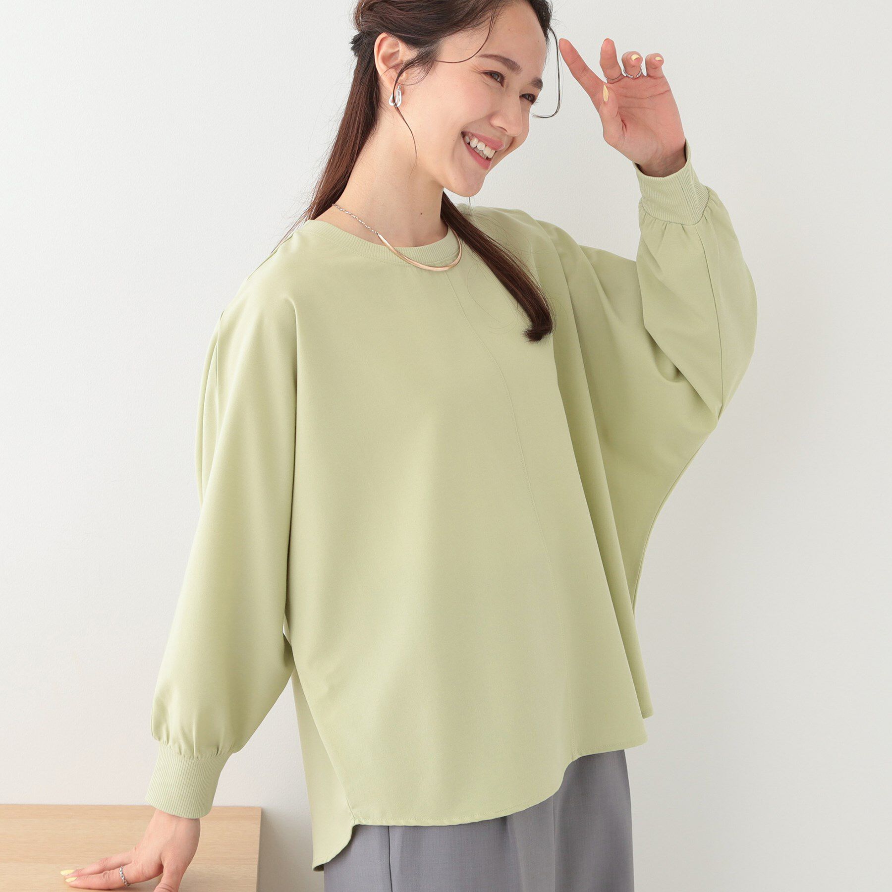 SHOO･LA･RUE「【高レビュー/洗える/洗濯後シワになりにくい/体型カバー】お袖ゆったり さらさらドルマンブラウス」|シャツ・ブラウス|イエローグリーン(0