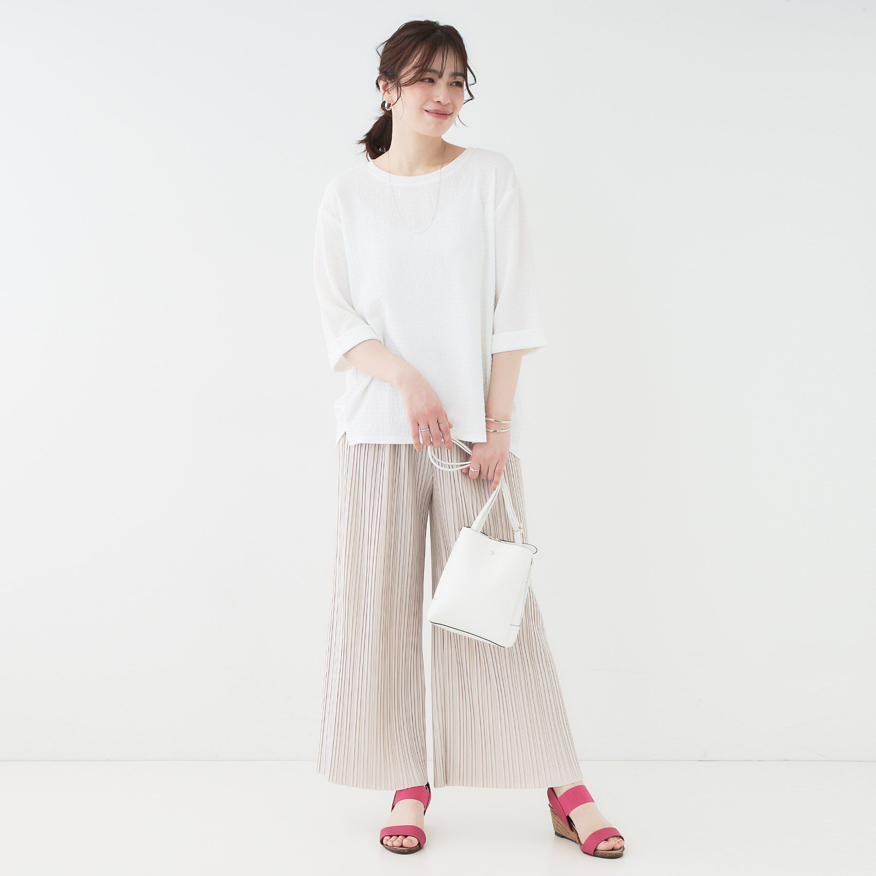 SHOO･LA･RUE「【洗える/S-LL】表面感が魅力 インせず決まる 裾タック半端袖トップス」|Tシャツ・カットソー|