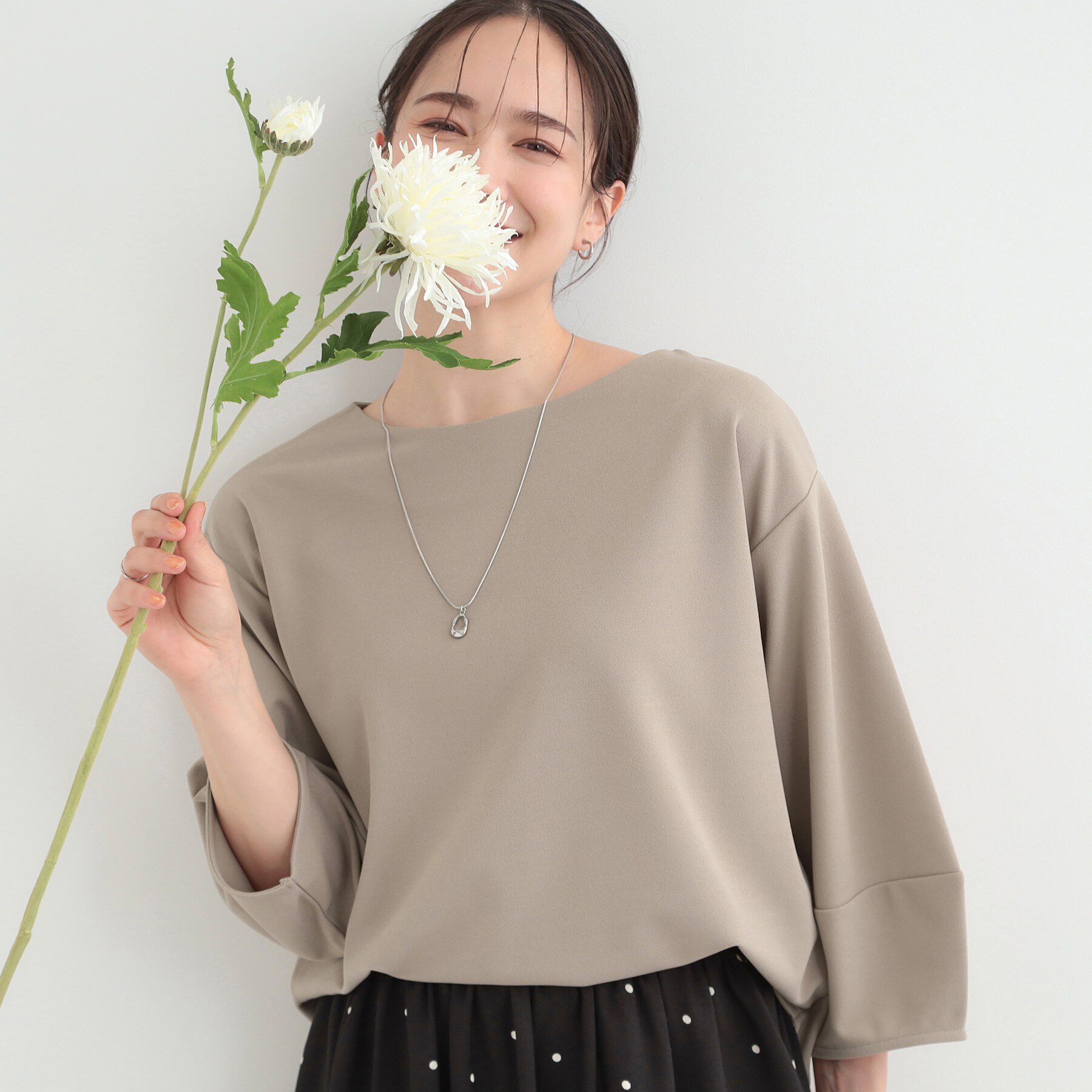 SHOO･LA･RUE「【2点セット/7分袖】ランタンスリーブで女性らしい インせず着られる ネックレス付きブラウス」|シャツ・ブラウス|モカブラウン(042