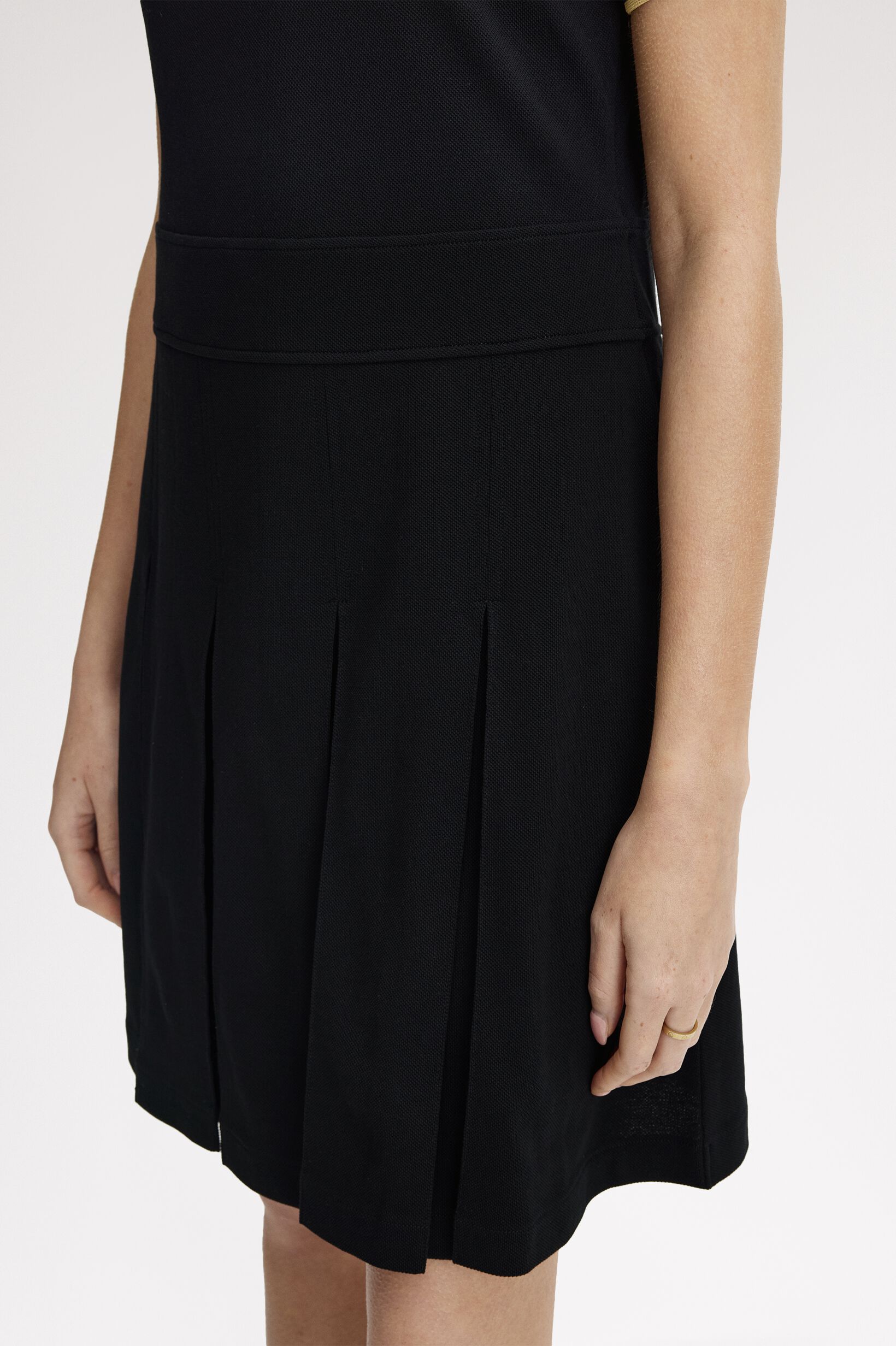FRED PERRY 「Tipped Pleated Tennis Dress／ティップラインプリーツテニスワンピース」|ワンピース|