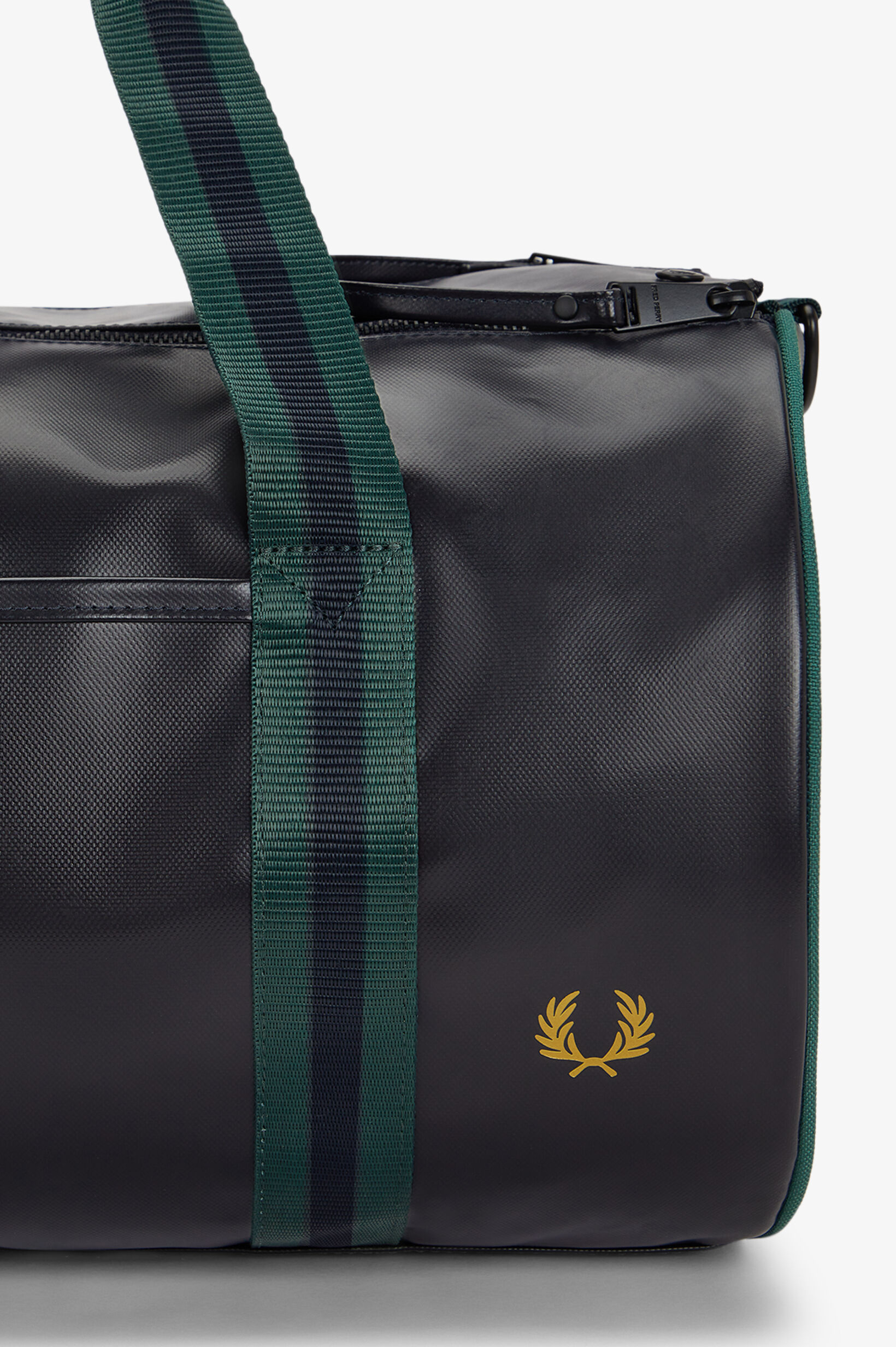 FRED PERRY 「Classic Barrel Bag／クラシックバレルバッグ」|ボストンバッグ|