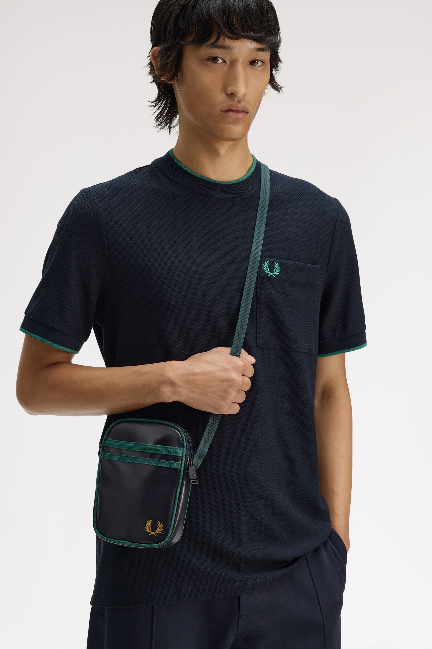 FRED PERRY 「Classic Small Side Bag／クラシックスモールサイドバッグ」|ショルダー・メッセンジャー|