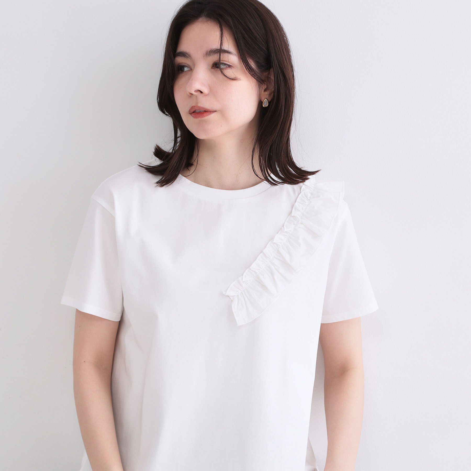 OPAQUE.CLIP「【UV／接触冷感】フリルショルダーカットソー《洗濯機OK》」|Tシャツ・カットソー|ホワイト(001)