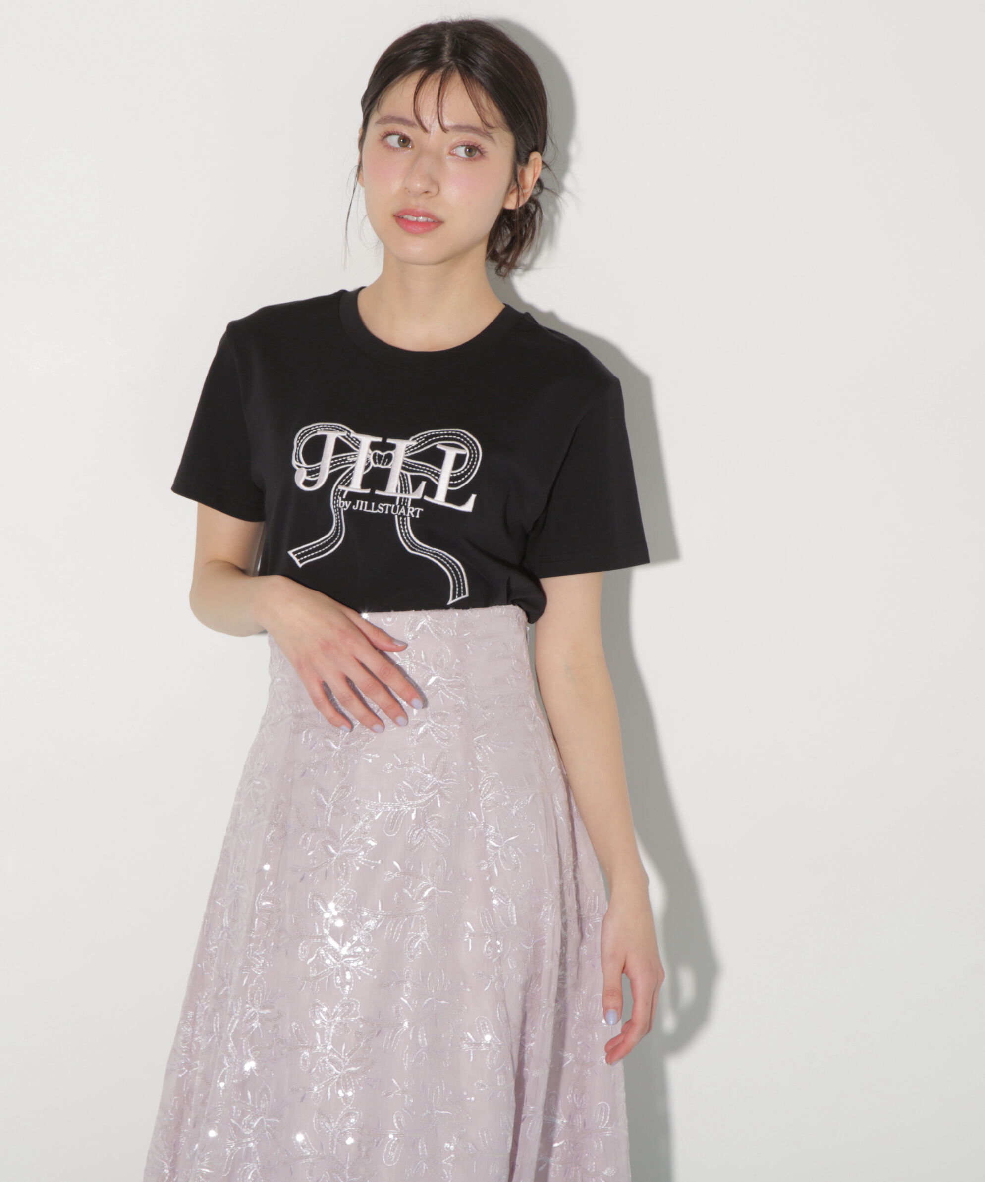  「ビッグリボンロゴ刺繍Tシャツ」|Tシャツ・カットソー|