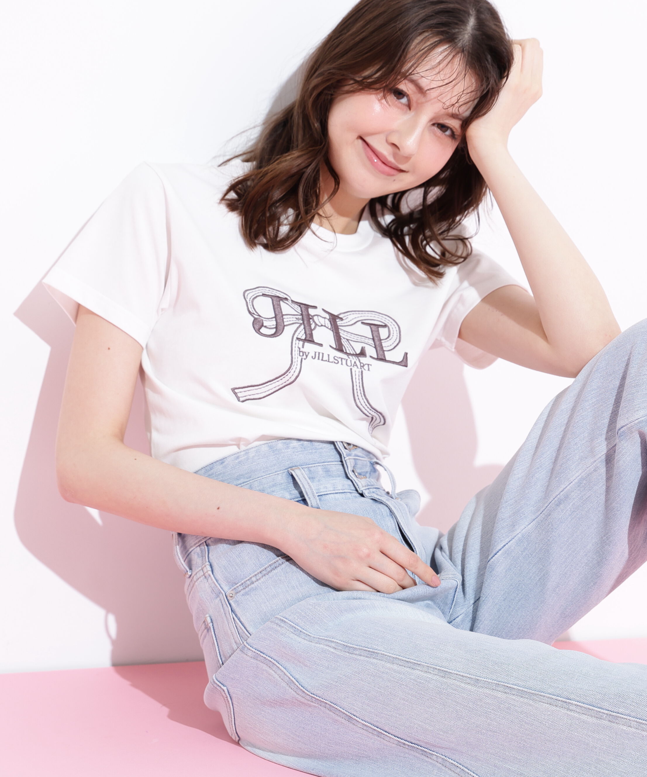  「ビッグリボンロゴ刺繍Tシャツ」|Tシャツ・カットソー|ホワイト