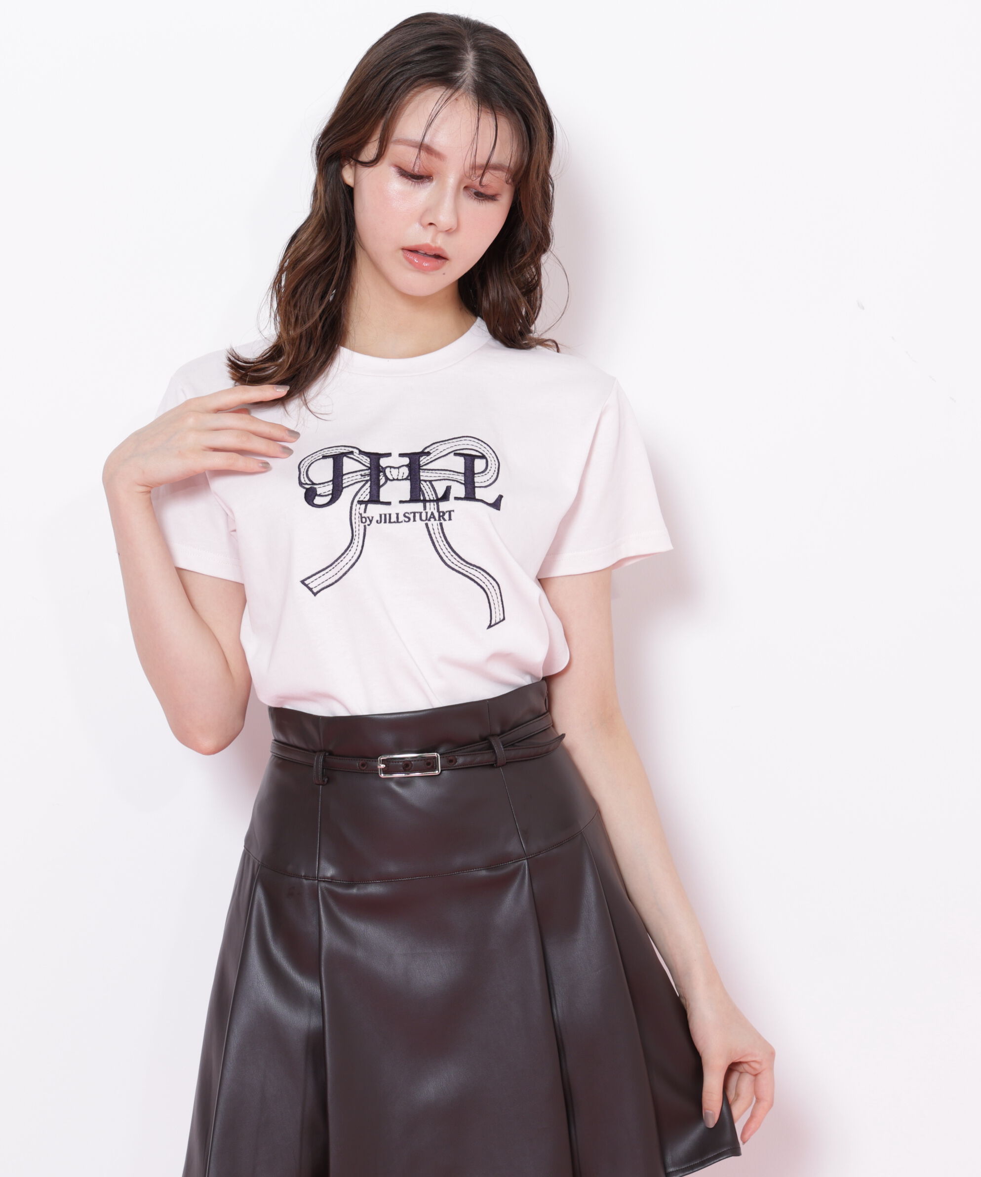  「ビッグリボンロゴ刺繍Tシャツ」|Tシャツ・カットソー|