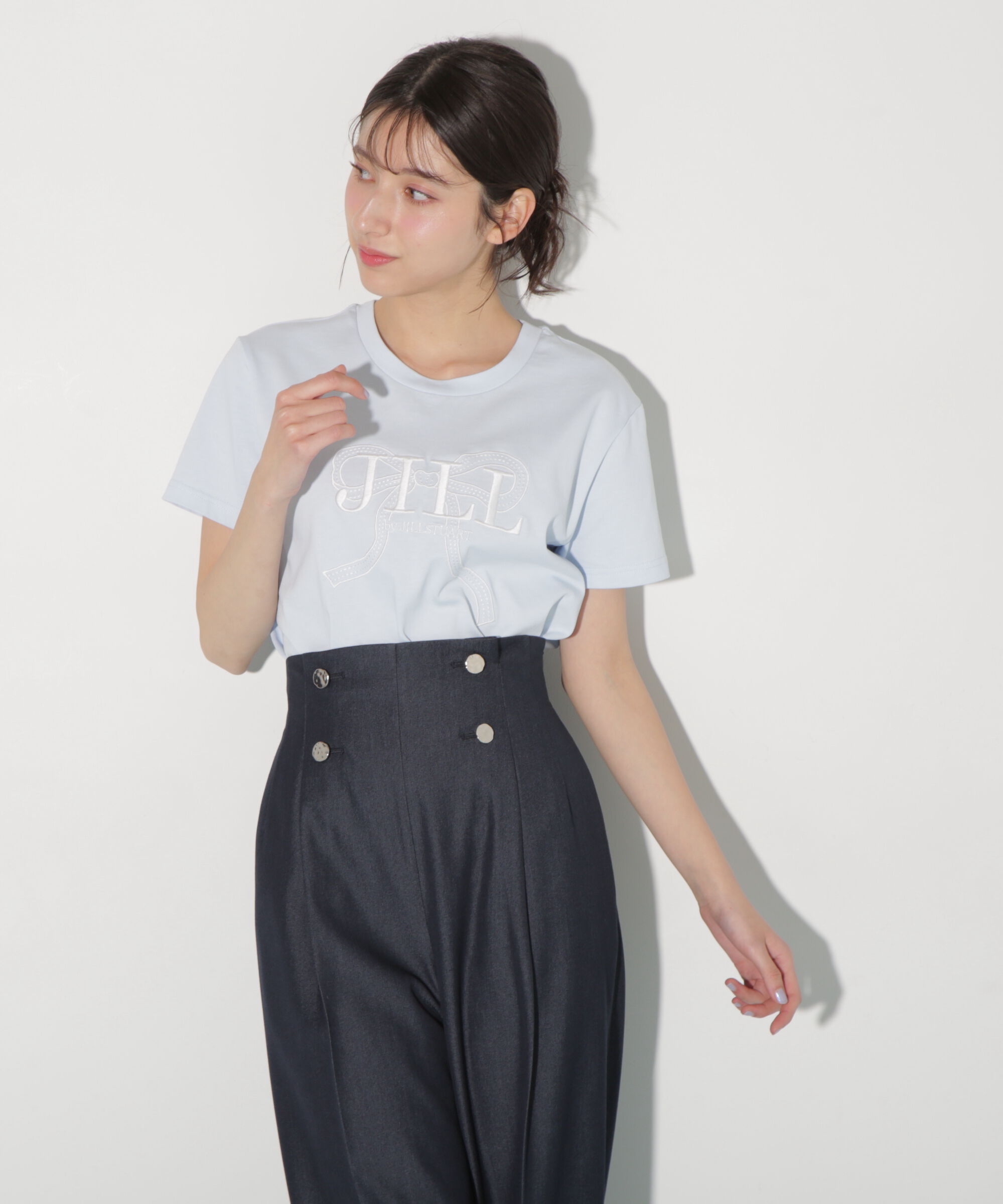  「ビッグリボンロゴ刺繍Tシャツ」|Tシャツ・カットソー|