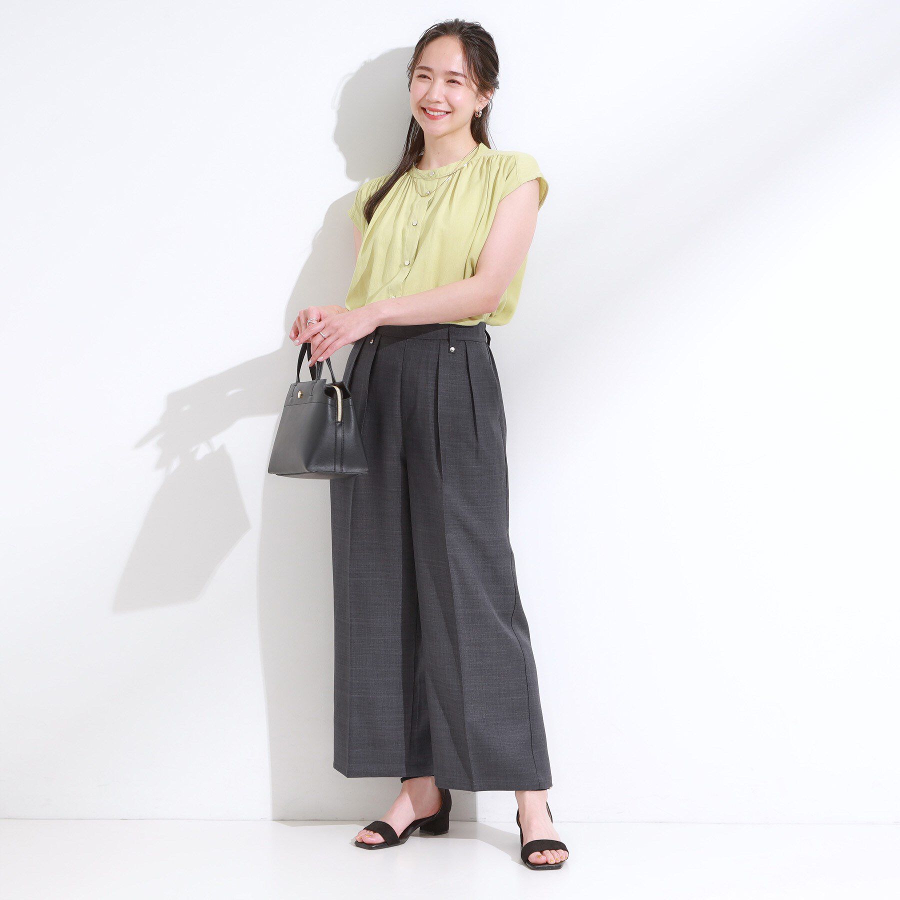 SHOO･LA･RUE「【S-LL/洗濯後しわになりにくい】ゴールドパーツできれい見え 麻調タックワイドパンツ」|その他|