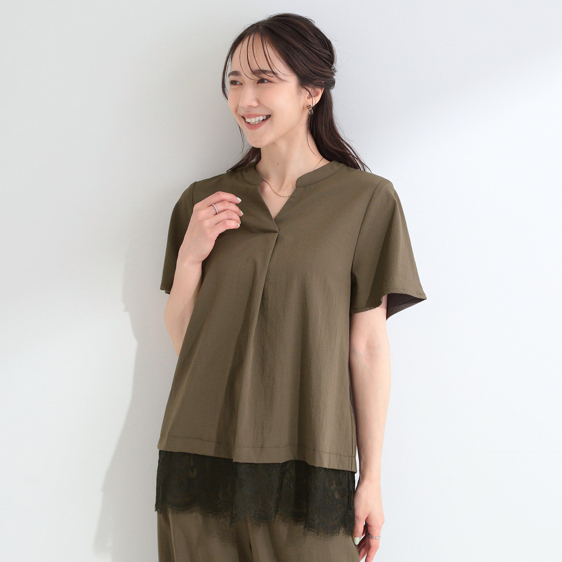 SHOO･LA･RUE「【S-LL/洗濯機可】軽凛(かろりん)ひんやり スキッパー裾レースブラウス」|シャツ・ブラウス|
