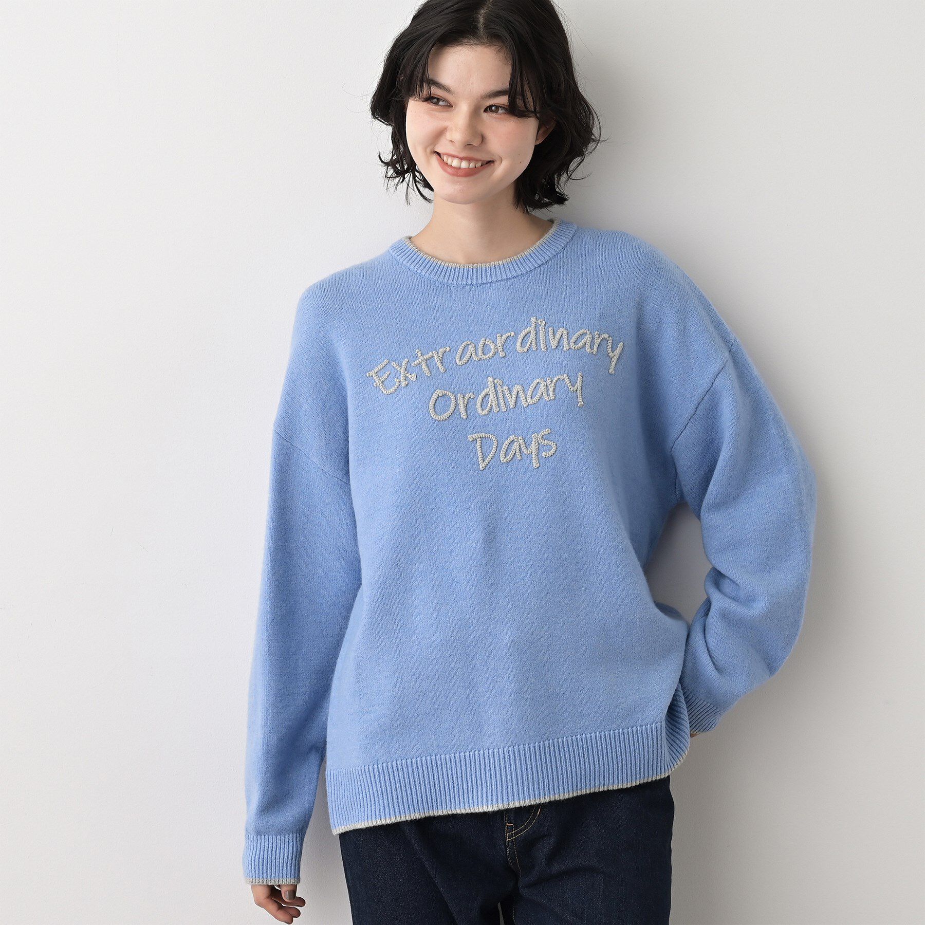 Dessin「【洗える】ペイント風刺繍入り配色ラインニット」|ニット・セーター|ブルー(091)