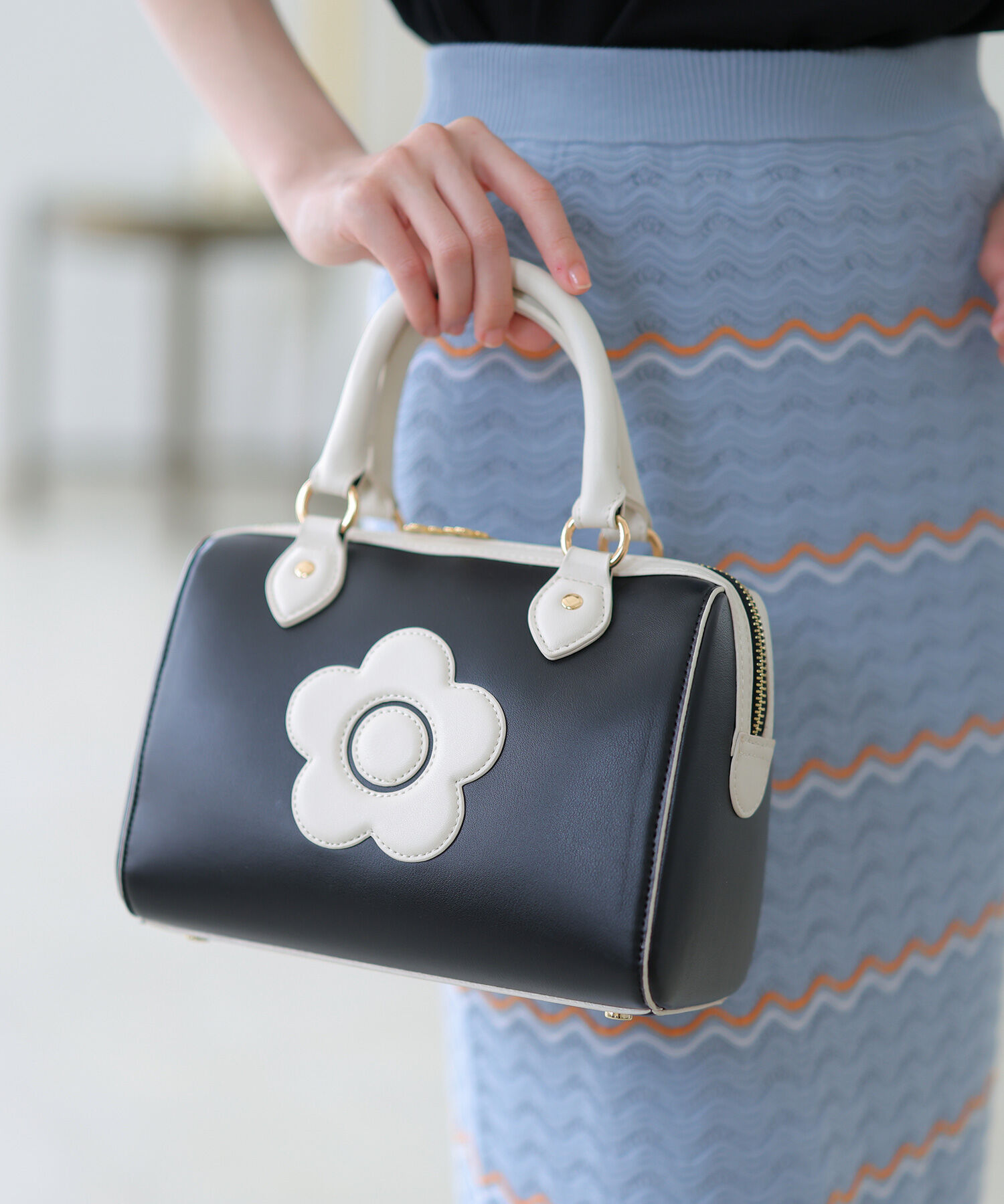 MARY QUANT「デイジークラシカル ミニボストン」|ボストンバッグ|ブラック&times;ホワイト