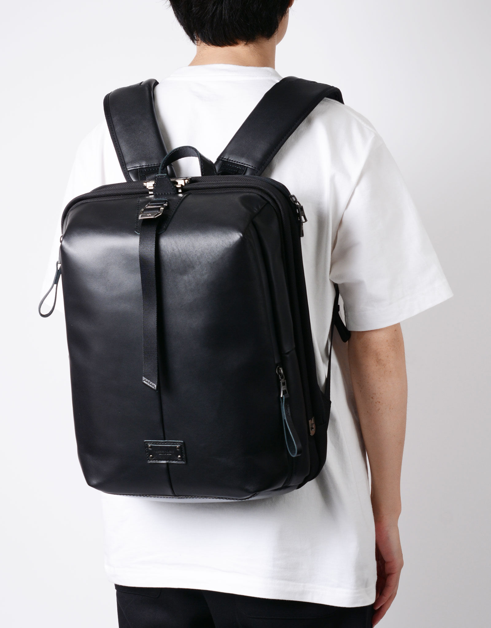 master-piece「Bump leather ver. バックパックM」|リュック|クロ