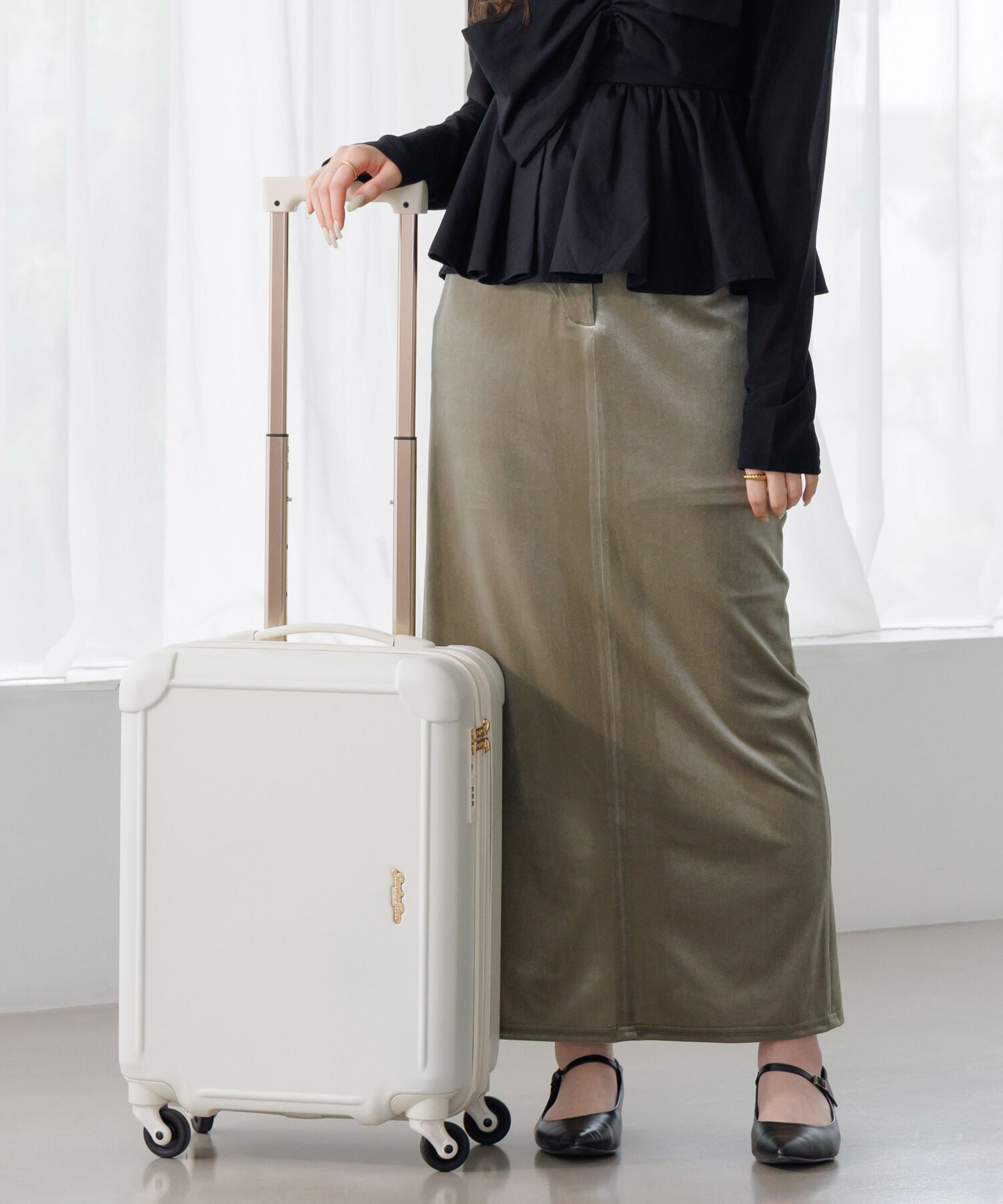 Jewelna Rose「Jewelna Rose フォギージュエルトローリー 38L Sサイズ 機内持ち込み 05901」|キャリーケース|オフホワイト