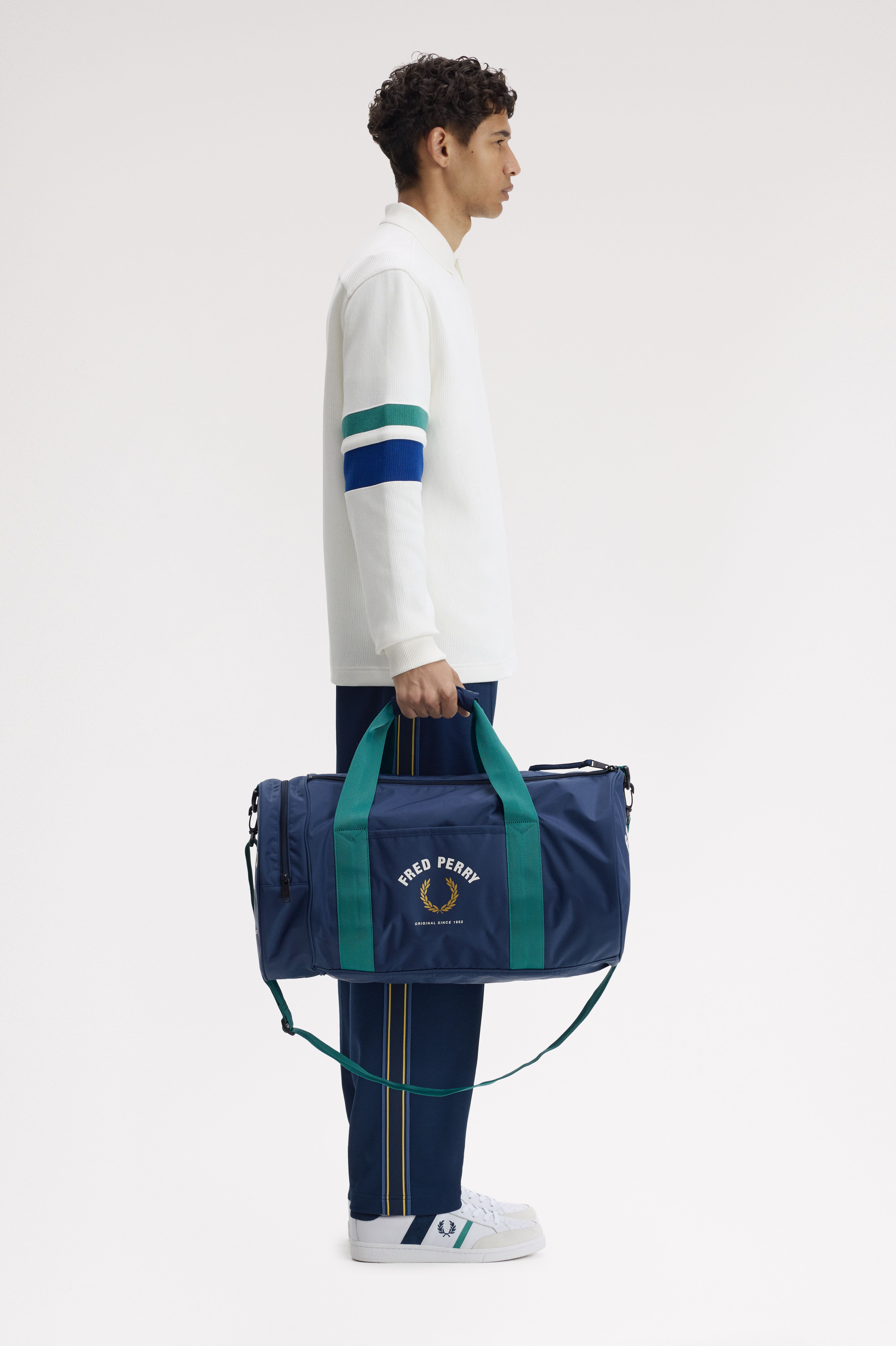 FRED PERRY 「Sports Nylon Large Barrel Bag／スポーツナイロンラージバレルバッグ」|ボストンバッグ|