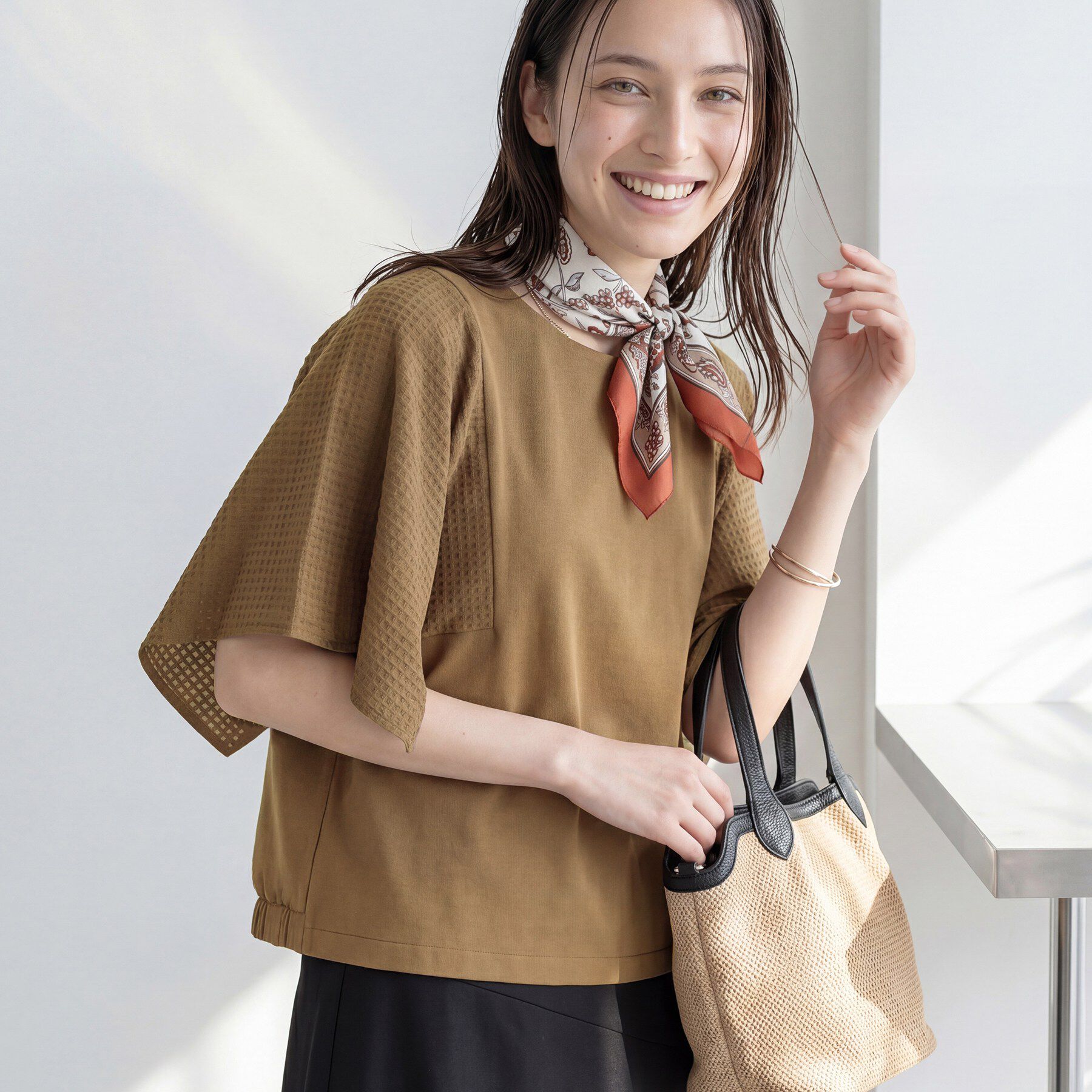 INDIVI「【洗える／シアーチェック柄】異素材コンビスリーブトップス」|Tシャツ・カットソー|モカブラウン(042