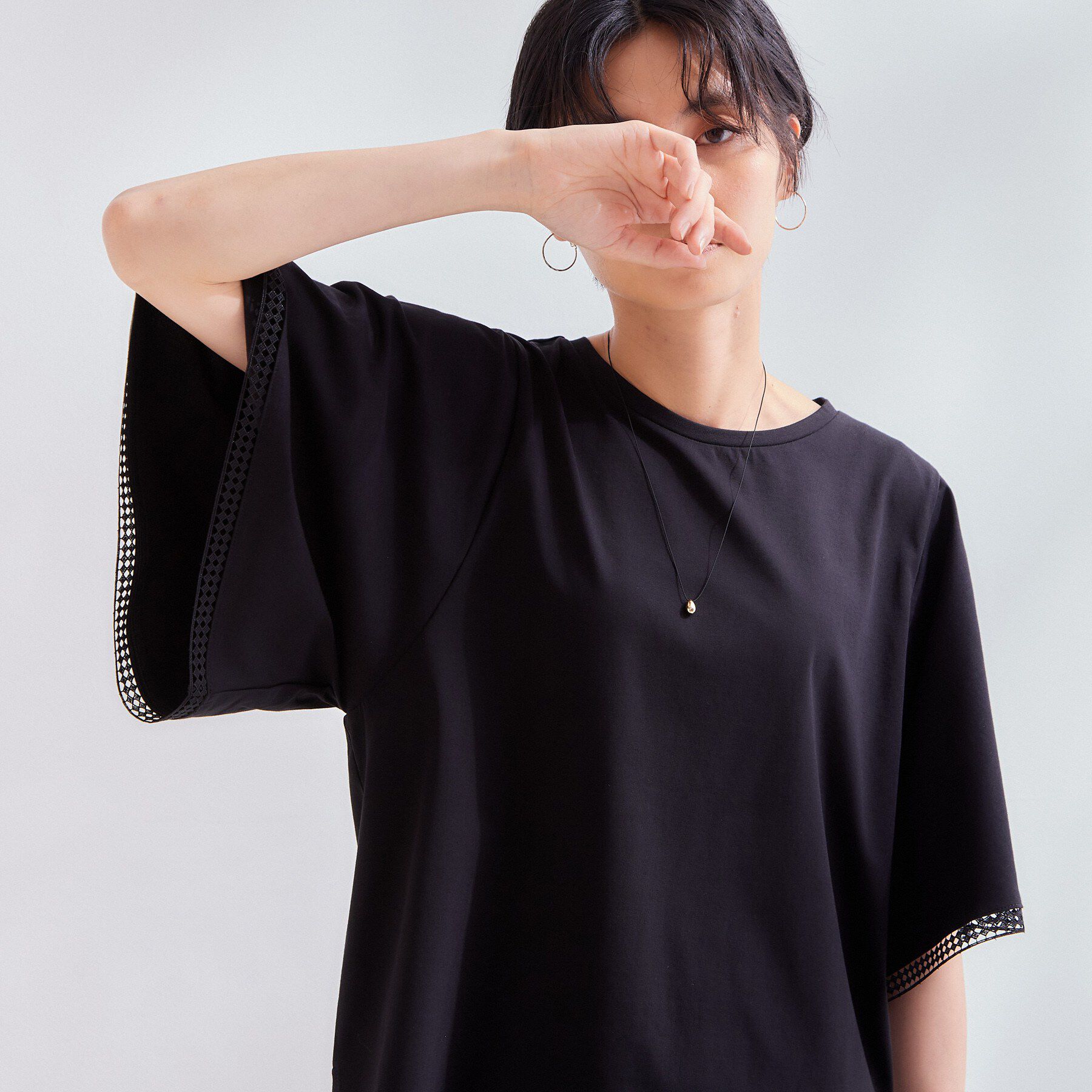 OPAQUE.CLIP「袖口レースフレアスリーブカットソー【洗濯機OK】」|Tシャツ・カットソー|ブラック(019)