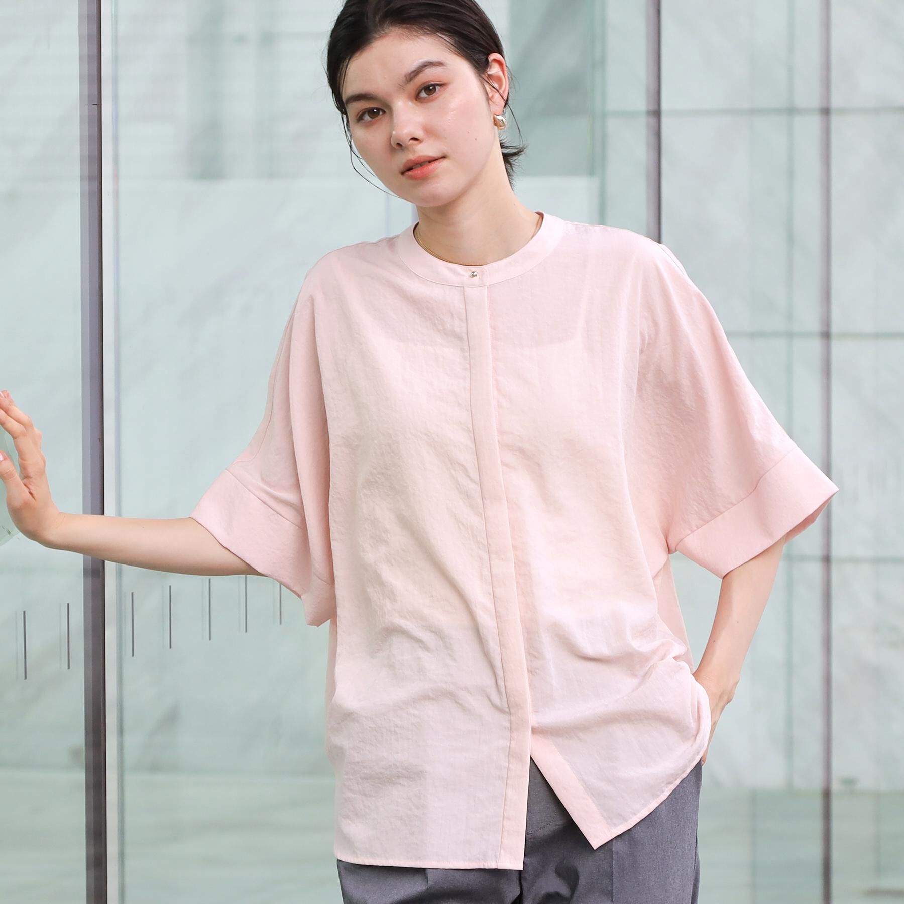 THE SHOP TK「【高レビュー/体型カバー】さらっと快適 ドルマン5分袖ブラウス」|シャツ・ブラウス|