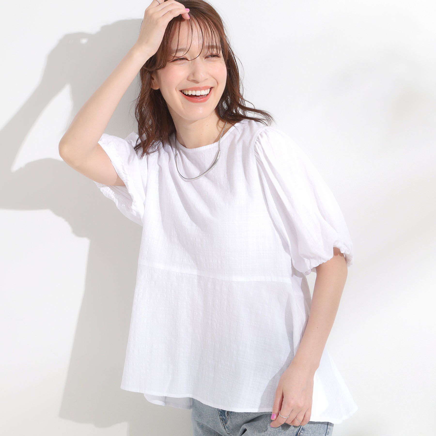 SHOO･LA･RUE「【S-LL】バルーン袖で大人可愛く ペプラムブラウス」|シャツ・ブラウス|オフホワイト(003