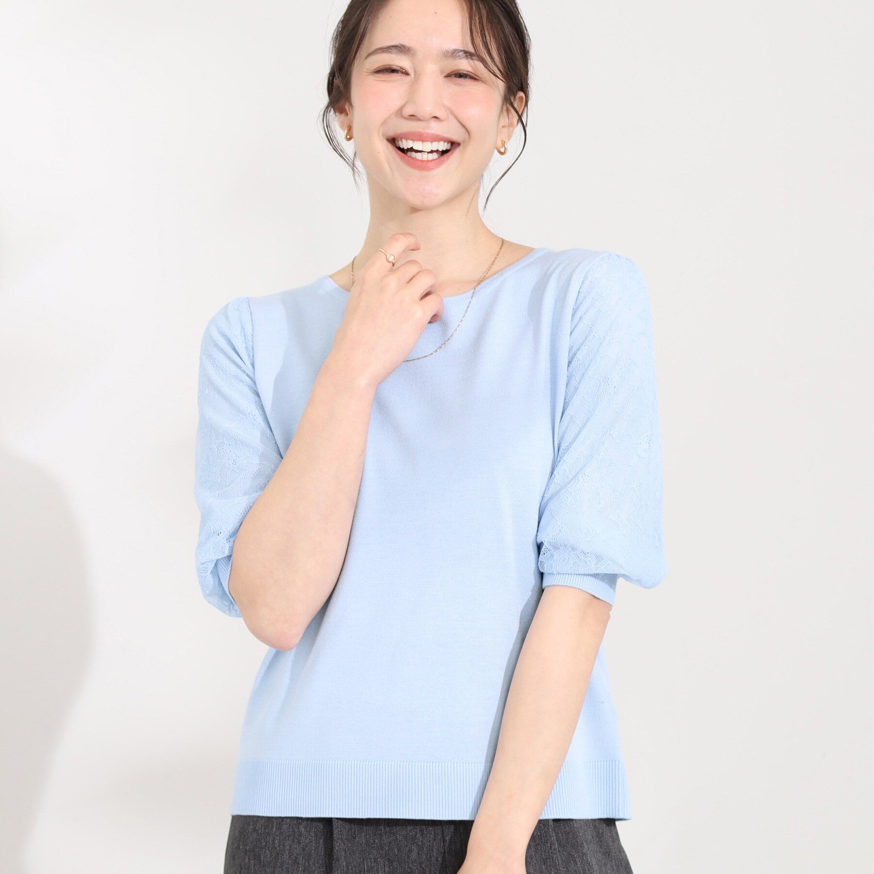 SHOO･LA･RUE「【洗濯機可/S-LL】シンプルだけど華やか レースの5分袖ニット」|ニット・セーター|サックスブルー(09