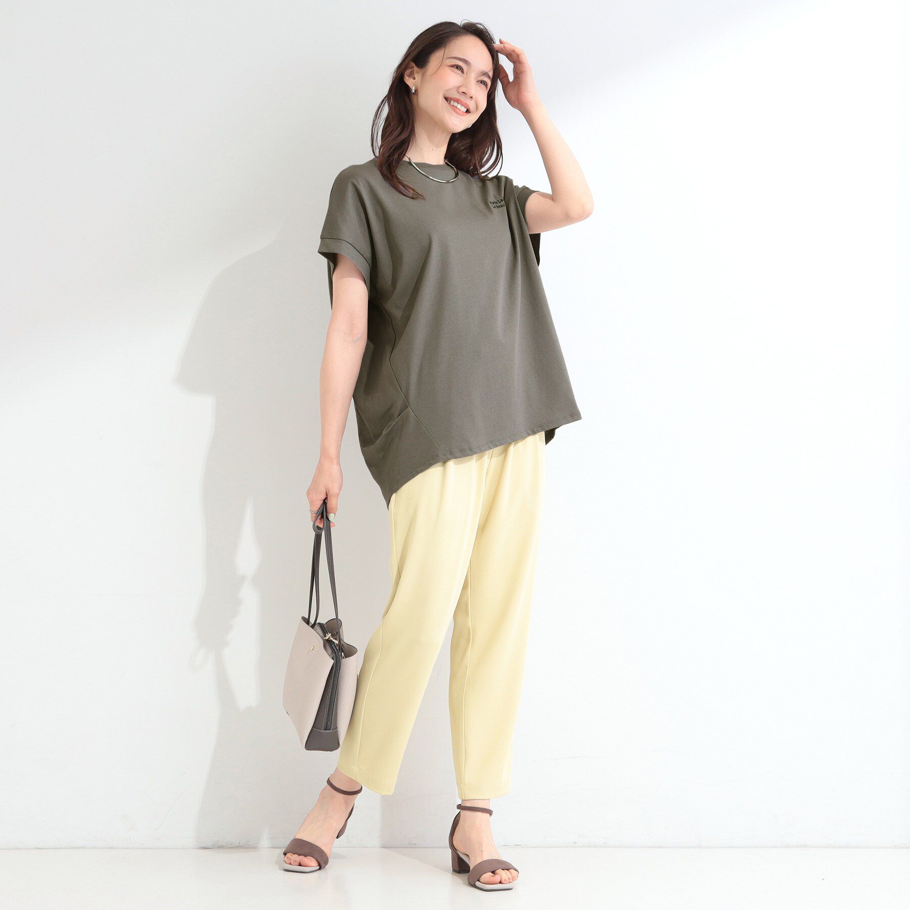 SHOO･LA･RUE「【汗じみ防止/ひんやり/S-LL】インせず着られる 刺繍ロゴTシャツ」|Tシャツ・カットソー|