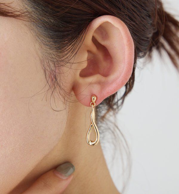  「【PAPILLONNER/パピヨネ】ツイストドロップピアス」|ピアス|ゴールド