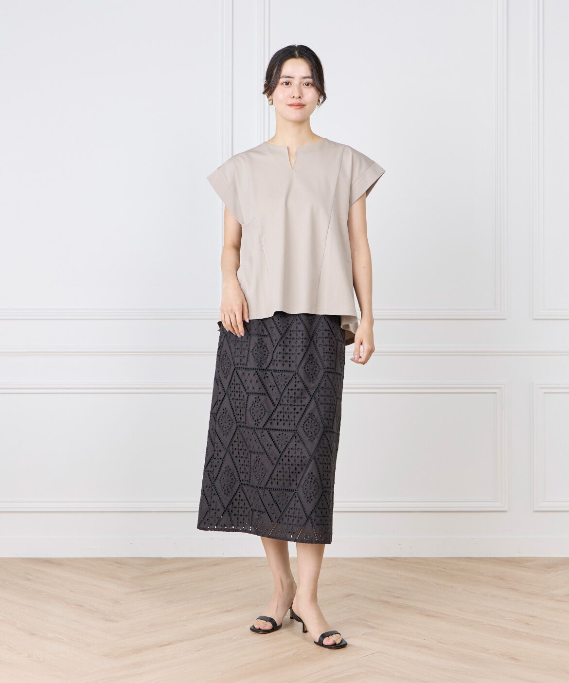 7-IDconcept.「裾ﾌﾚｱｰﾌﾟﾙｵｰﾊﾞｰ《UVｶｯﾄ》《接触冷感》|前後差ﾍﾑで華や 」|Tシャツ・カットソー|
