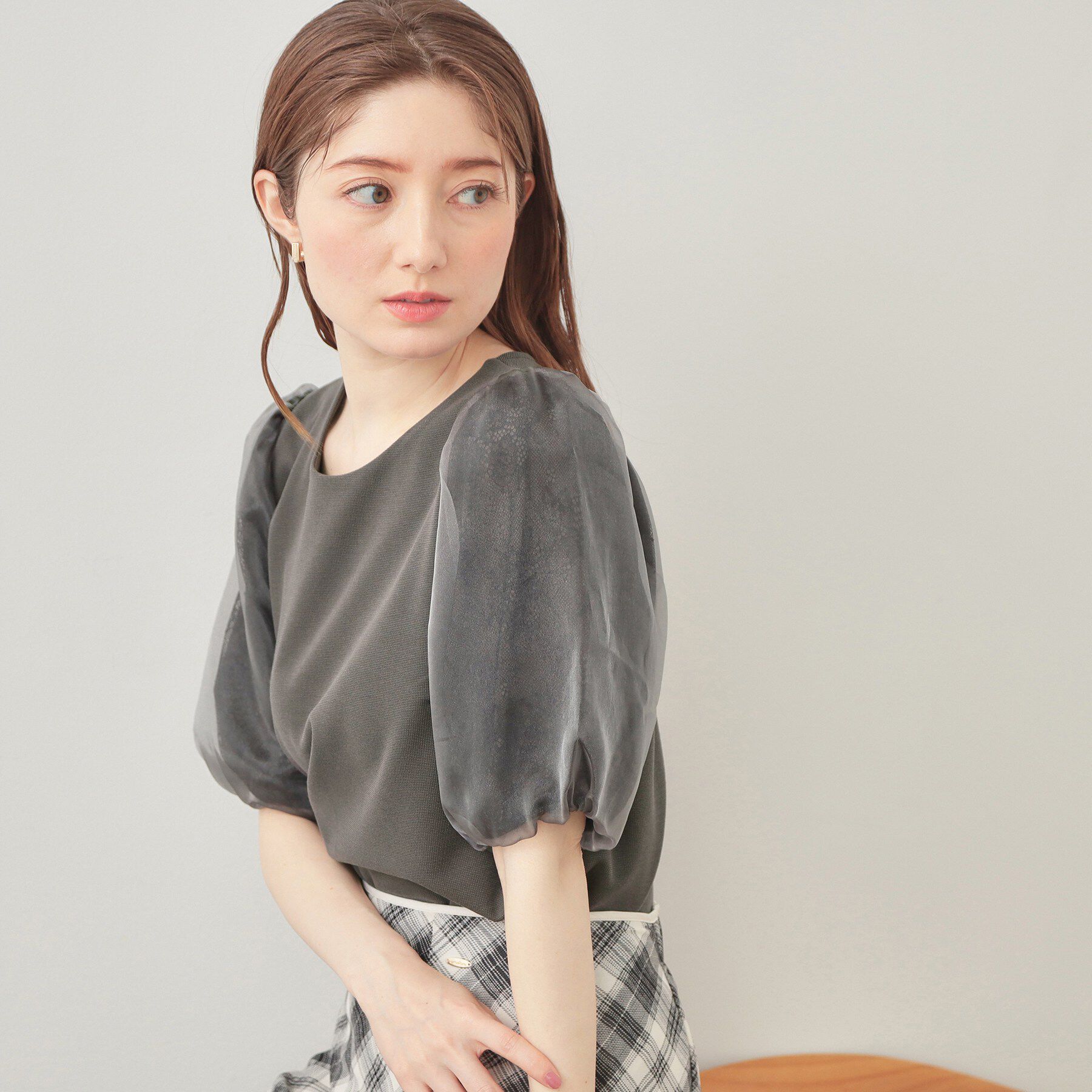 index「【接触冷感／UVケア】シアーバルーンスリーブトップス《洗濯機OK》」|Tシャツ・カットソー|チャコールグレー(0