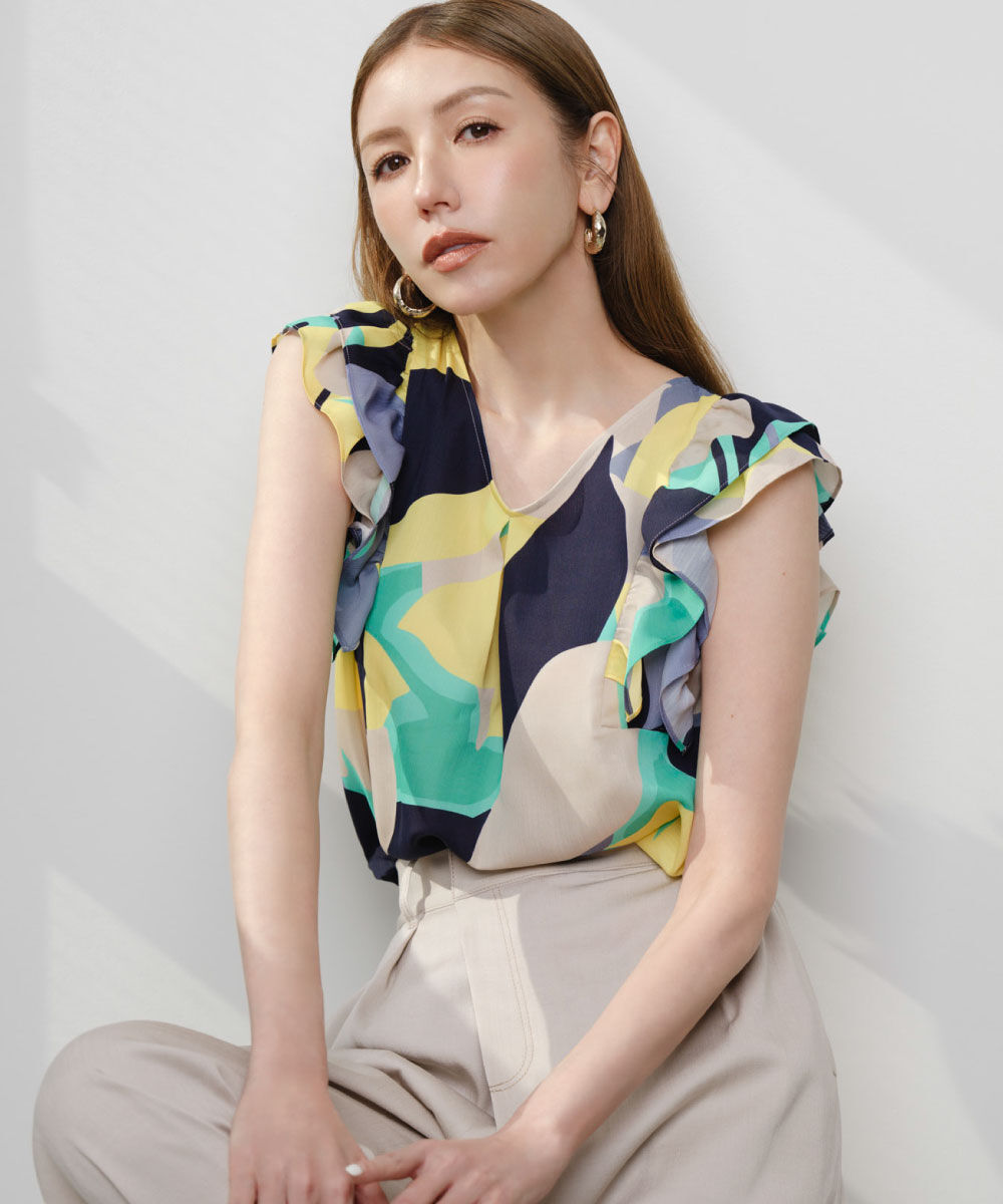  「［美香さん着用］シェードリーフプリントＶネックブラウス」|シャツ・ブラウス|イエロー系1