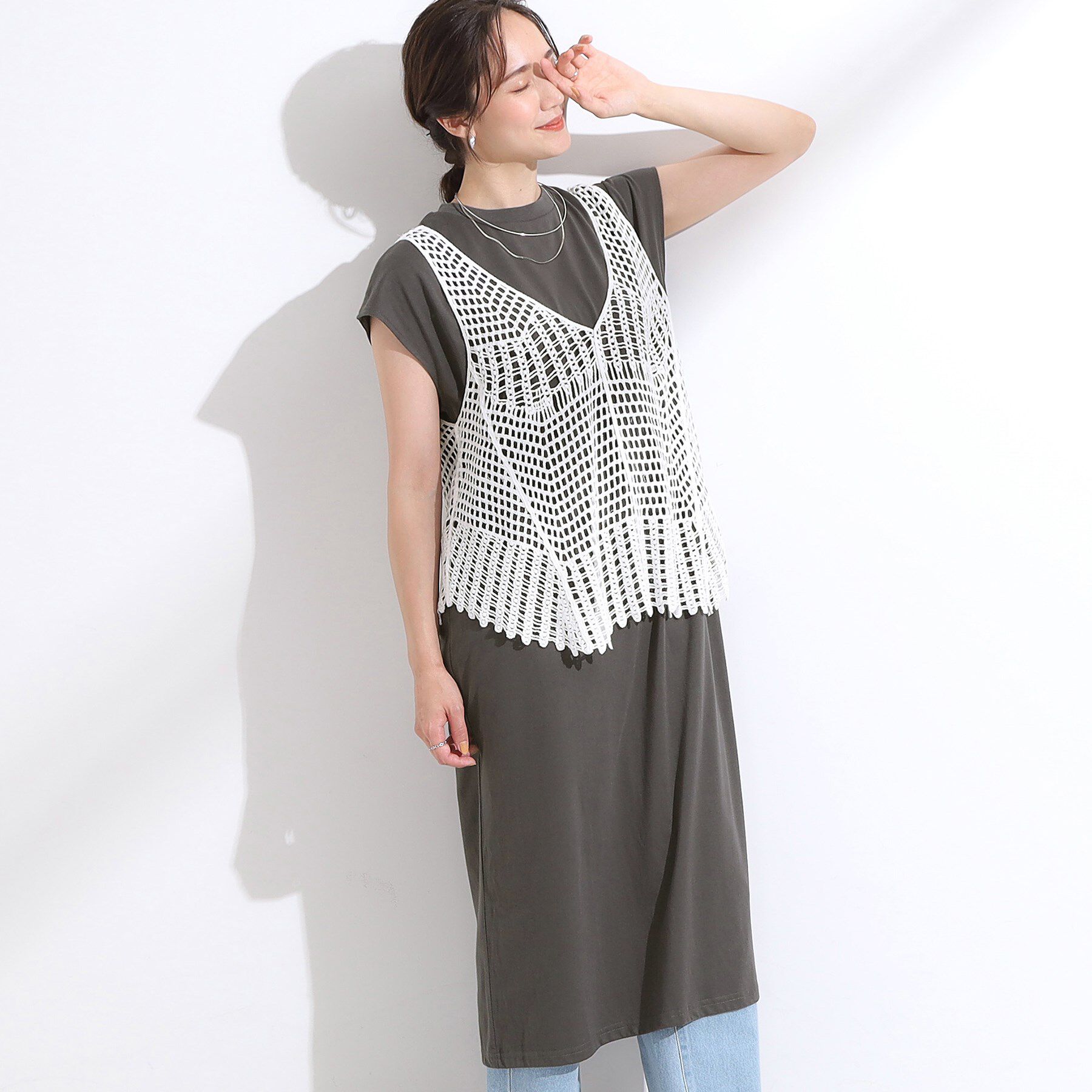 SHOO･LA･RUE「【2点セット】クロシェ編みレースベスト＋Tシャツワンピースセット」|ワンピース|チャコールグレー(0