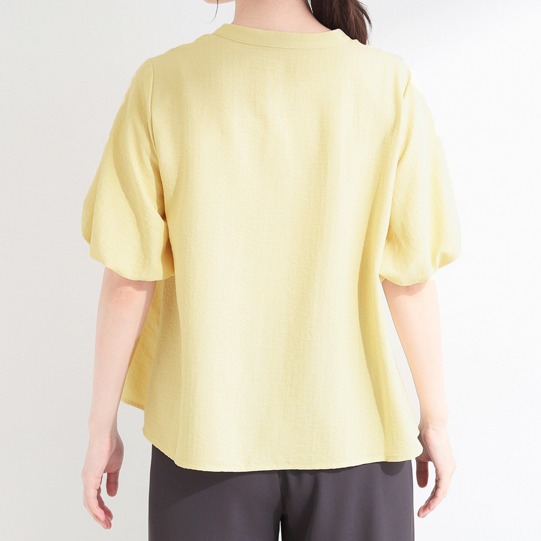 SHOO･LA･RUE「【S-LL/洗濯機可】バルーンスリーブ　キーネックブラウス」|シャツ・ブラウス|