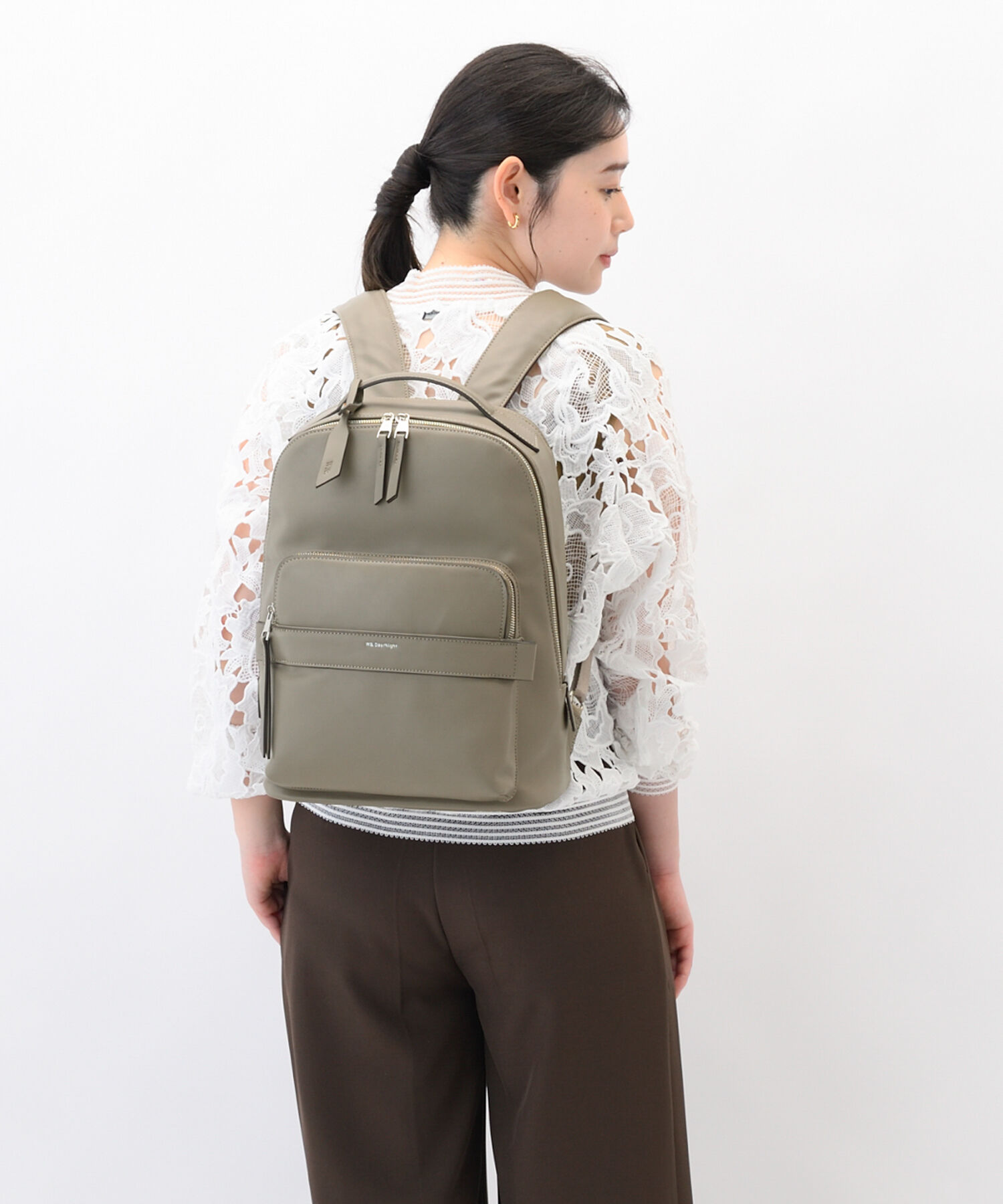 W&.Day/Night「W&.Day/Night ティルカ ラウンドリュック A4サイズ 14.0インチPC収納 19182」|リュック|グレージュ