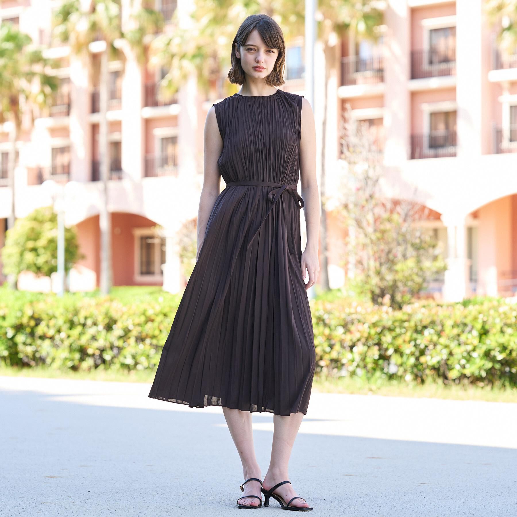 DRESSTERIOR「【ウォッシャブル/2WAYシルエット】ノースリーブプリーツワンピース」|ワンピース|