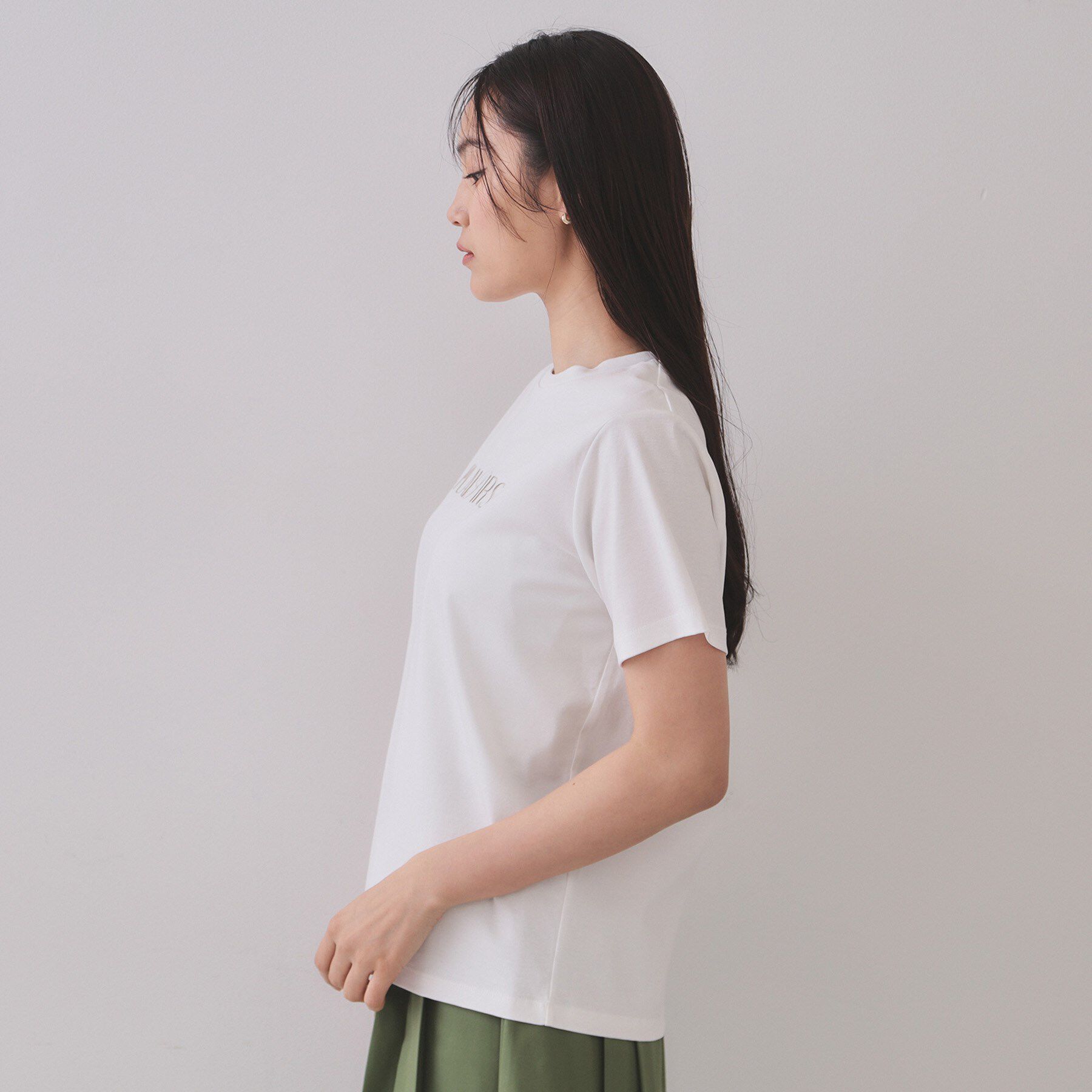 OPAQUE.CLIP「刺繍＆スパンコールロゴTシャツ【洗濯機洗い可】」|Tシャツ・カットソー|