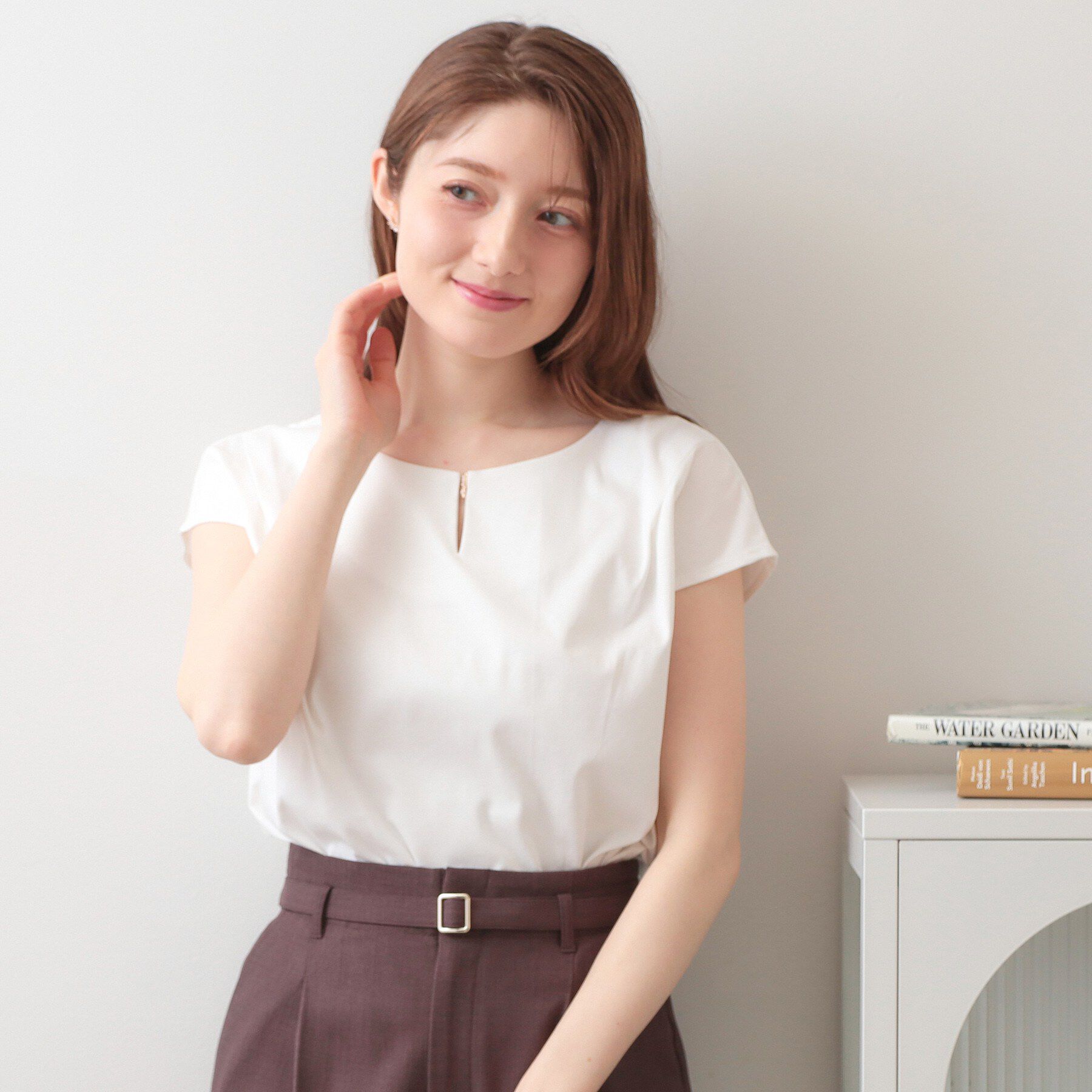 index「【接触冷感】ビジューキーネックフレンチトップス《UVケア／洗濯機OK／XS～3L／8col》」|Tシャツ・カットソー|オフホワイト(003