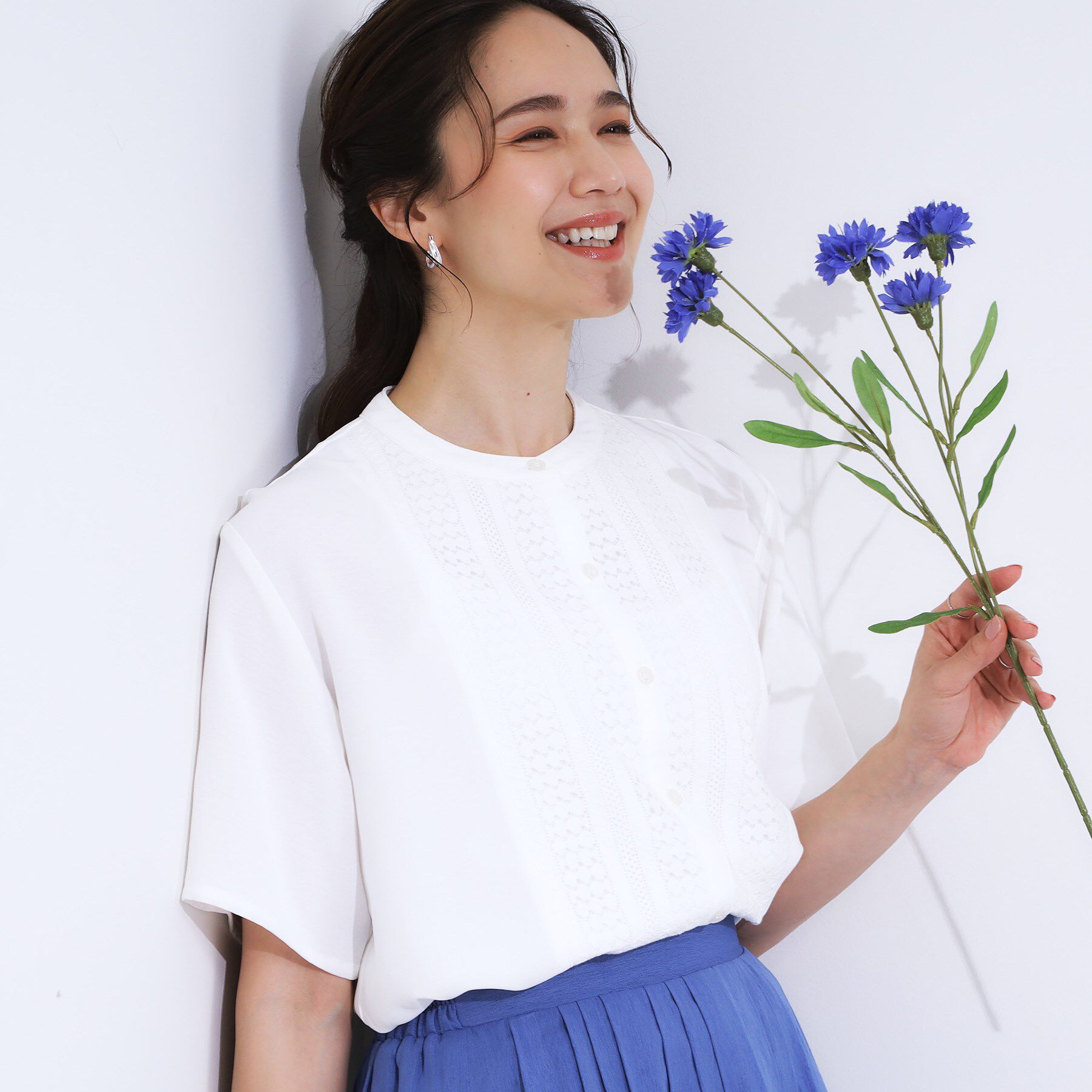 SHOO･LA･RUE「【S-LL】さらりと大人上品 レース切替半袖ブラウス」|シャツ・ブラウス|ホワイト(001)